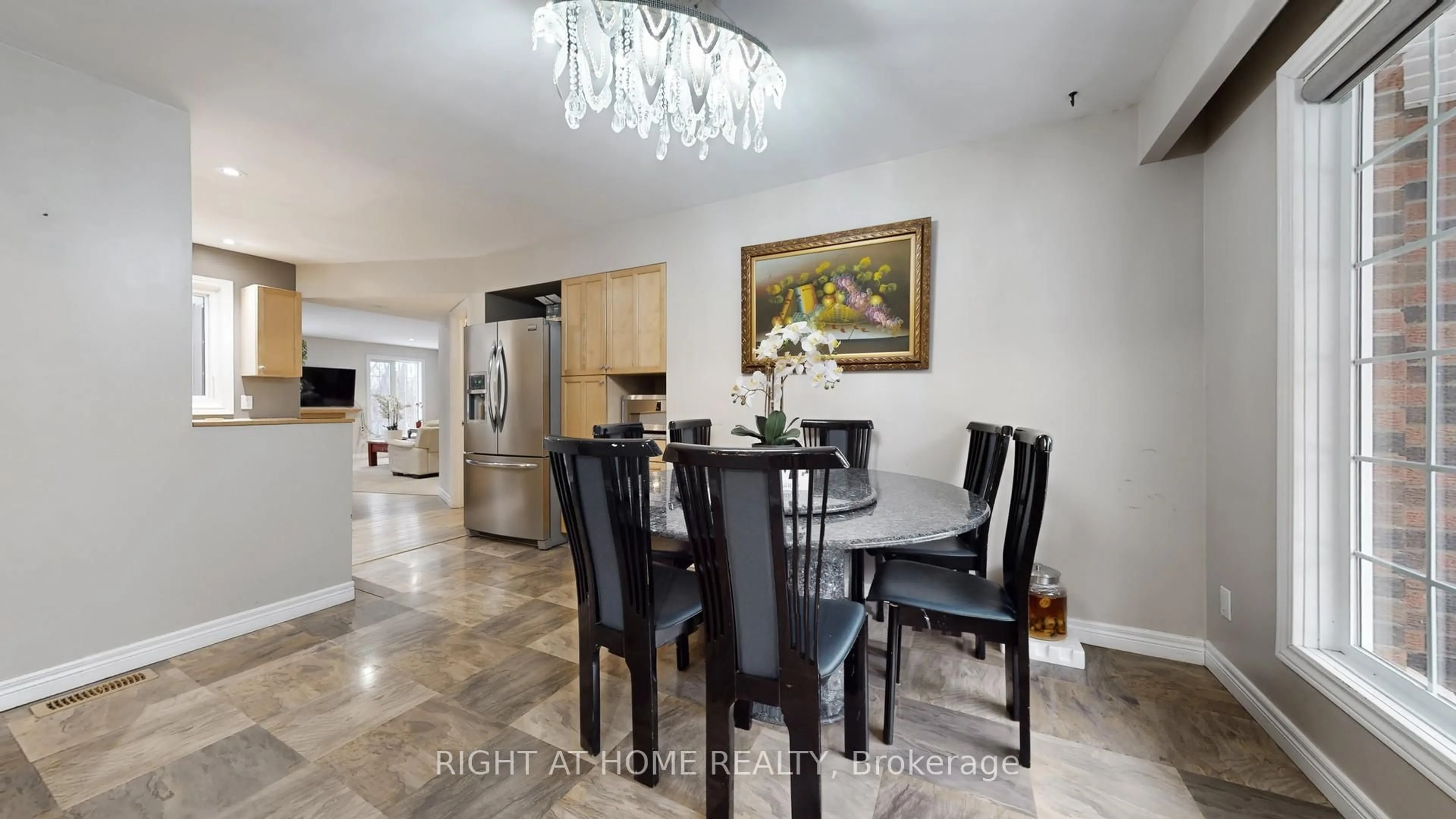 Dining room, ceramic/tile floor for 301 Garner Rd, Hamilton Ontario L9G 3K9
