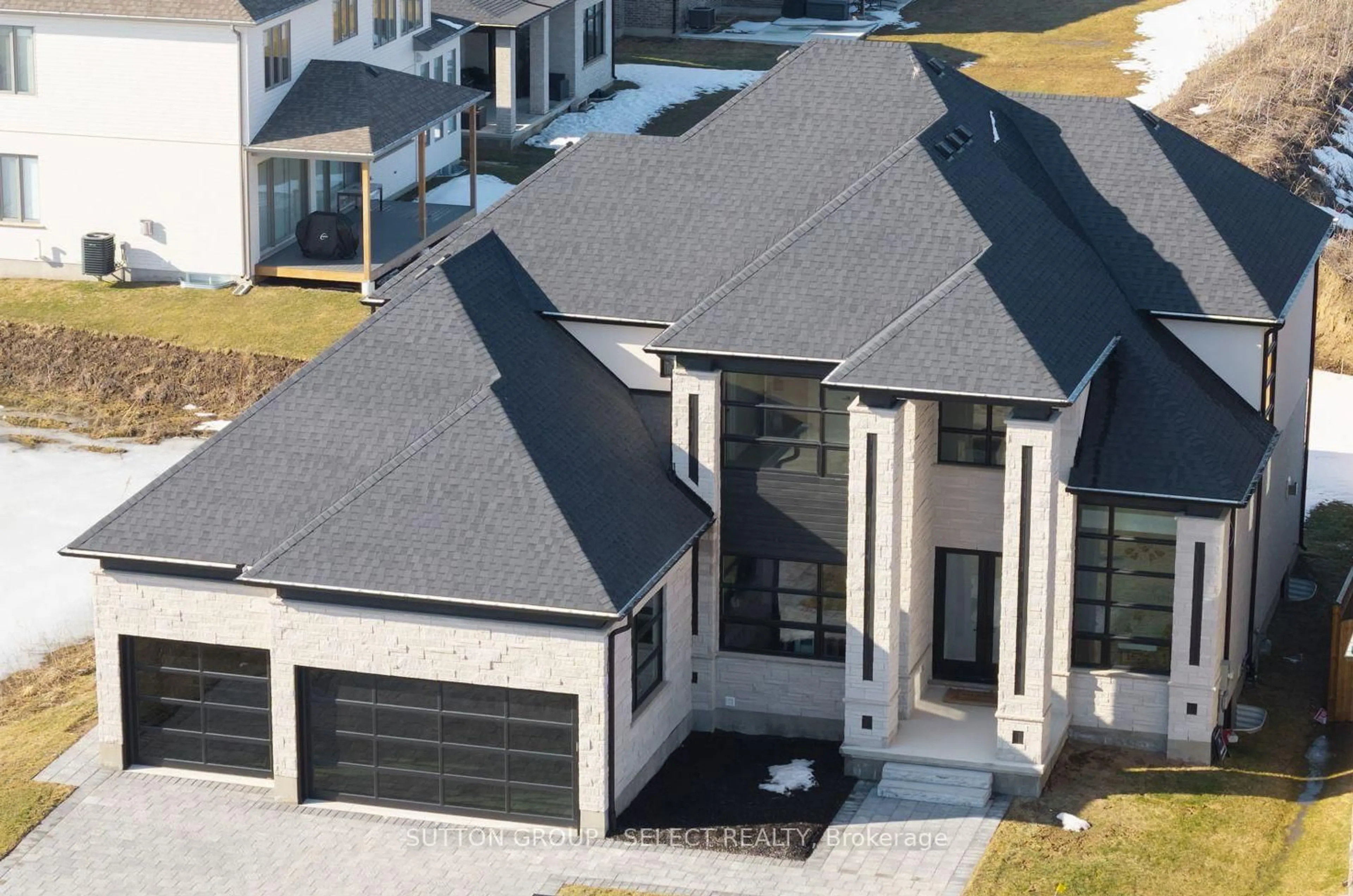 Home with vinyl exterior material, street for 588 Creekview Chse, London North Ontario N6G 3X9