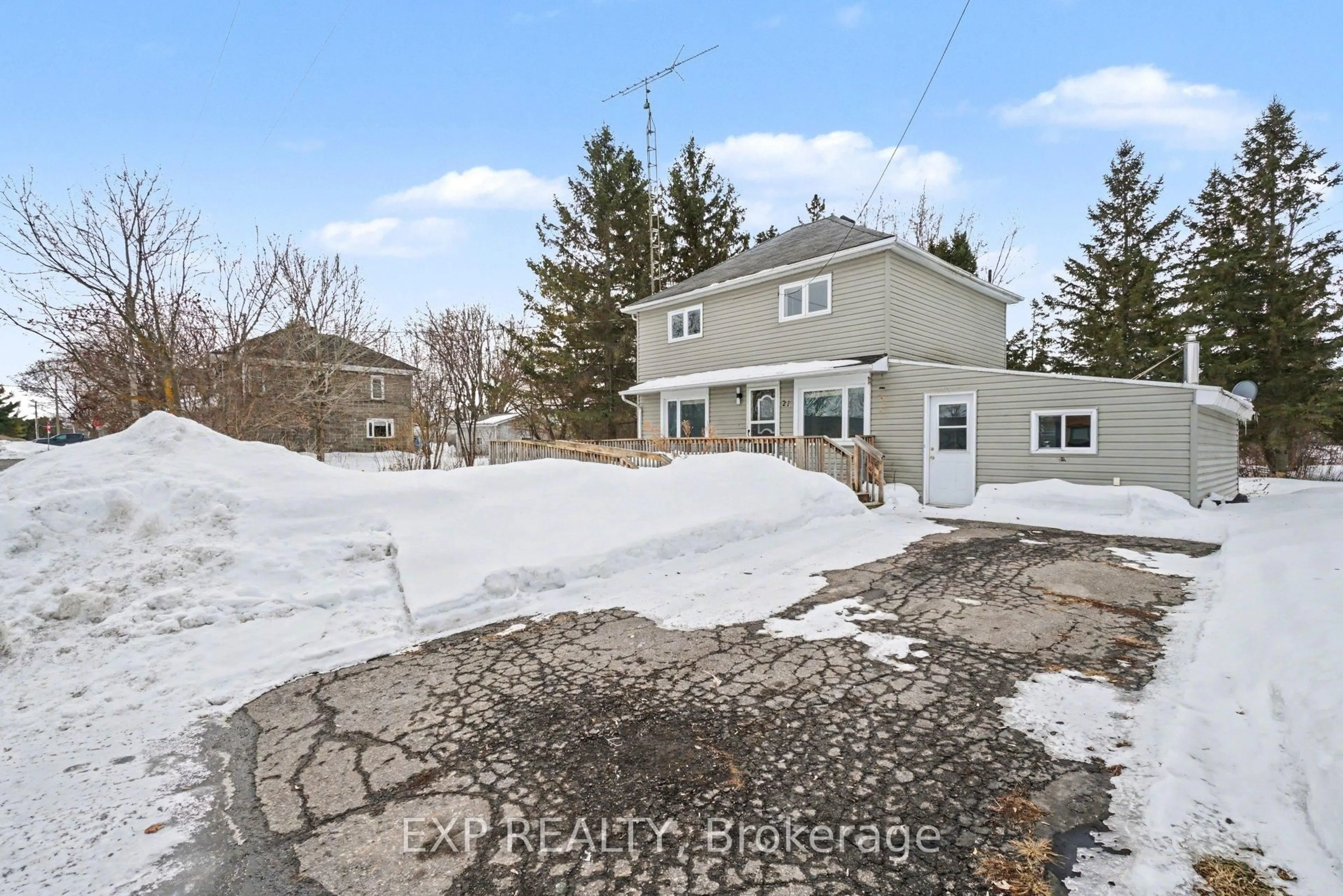 A pic from outside/outdoor area/front of a property/back of a property/a pic from drone, street for 21 Fourth St, North Stormont Ontario K0A 1R0