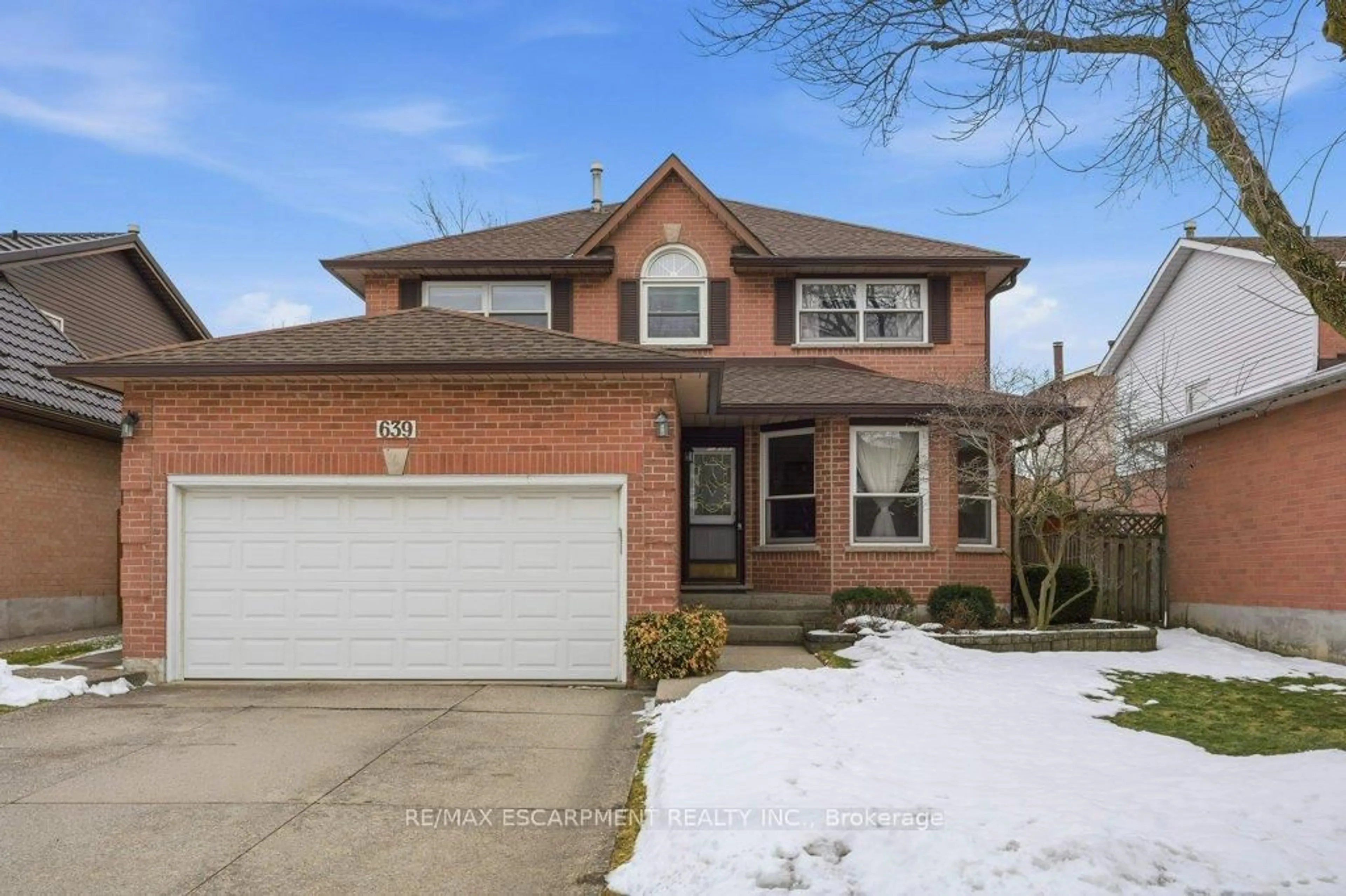 Home with brick exterior material, street for 639 REXFORD Dr, Hamilton Ontario L8W 3E7