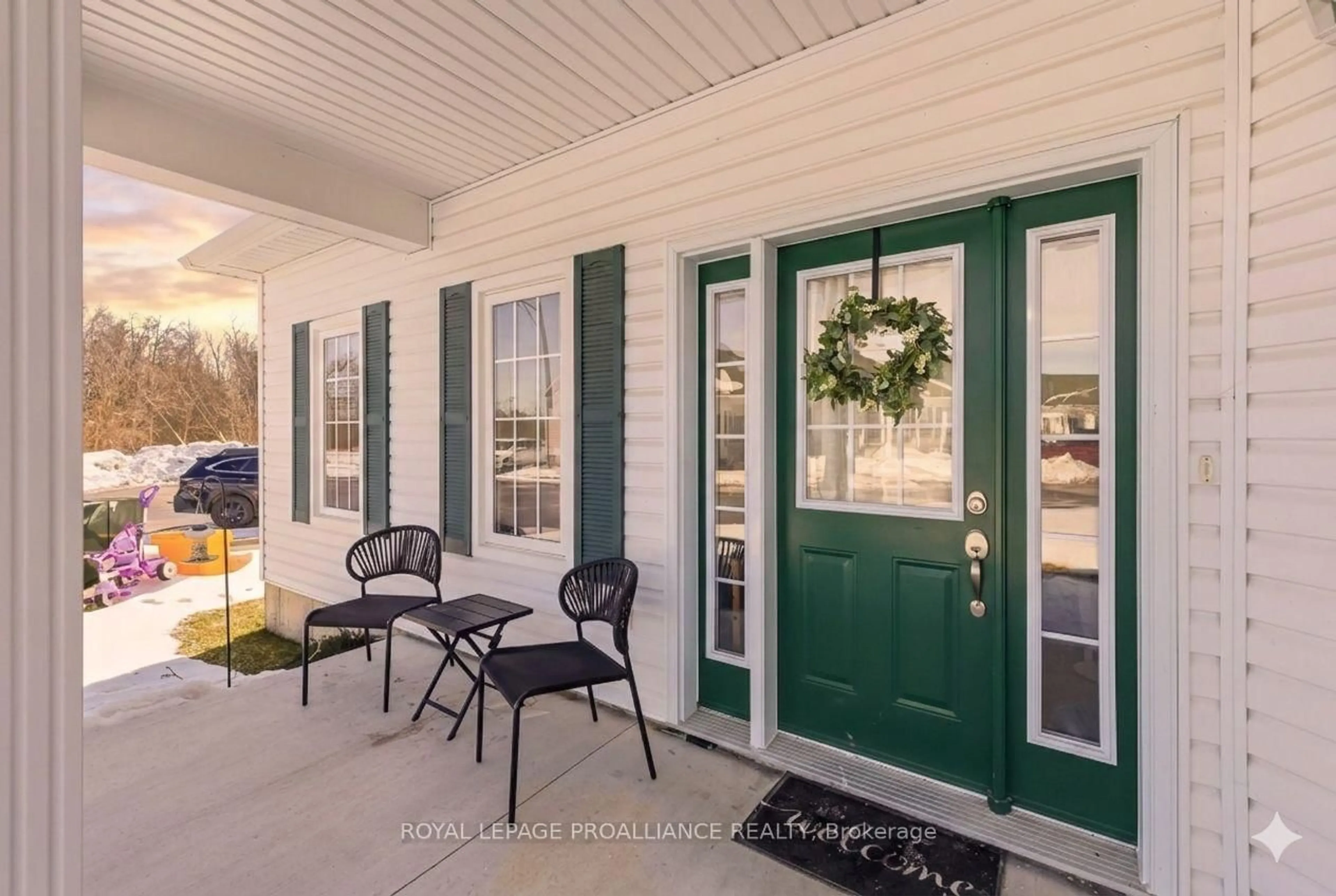 Indoor entryway for 300 Croft St #202, Port Hope Ontario L1A 0E1