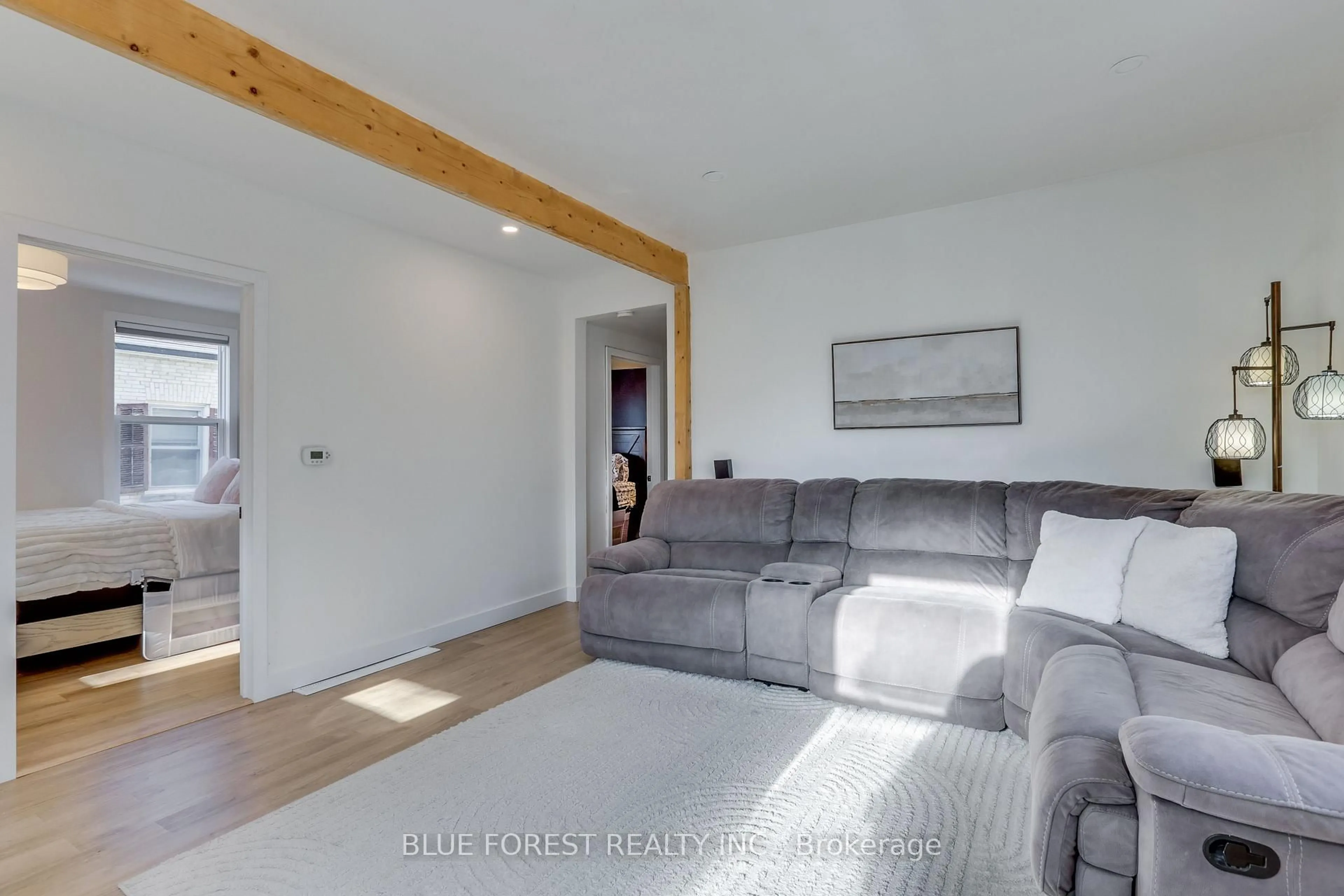 Living room with furniture, unknown for 131 Emily St, Strathroy-Caradoc Ontario N7G 2Z7