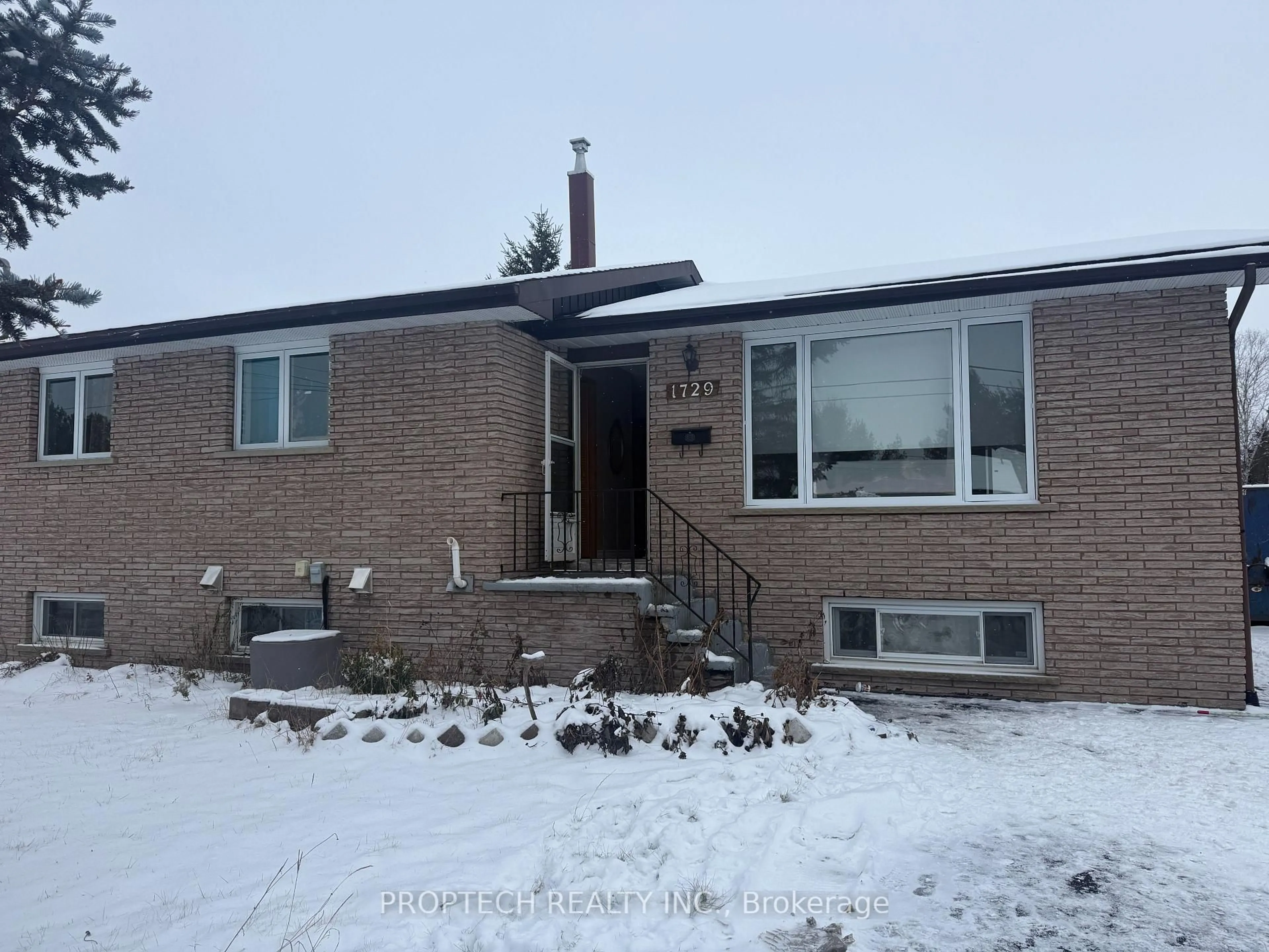Home with brick exterior material, unknown for 1729 Charles Crt, Greater Sudbury Ontario P3N 1H3