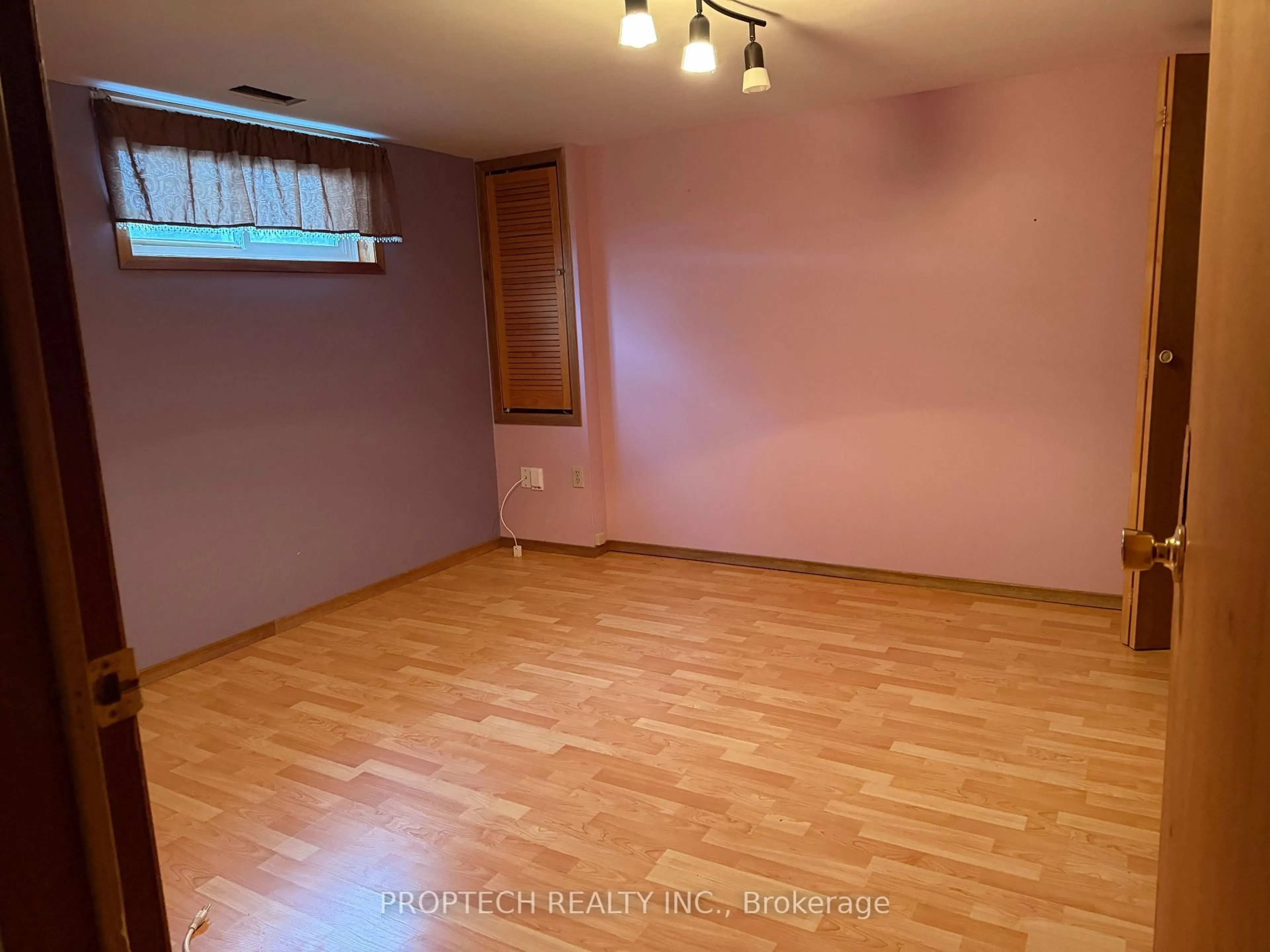 A pic of a room for 1729 Charles Crt, Greater Sudbury Ontario P3N 1H3