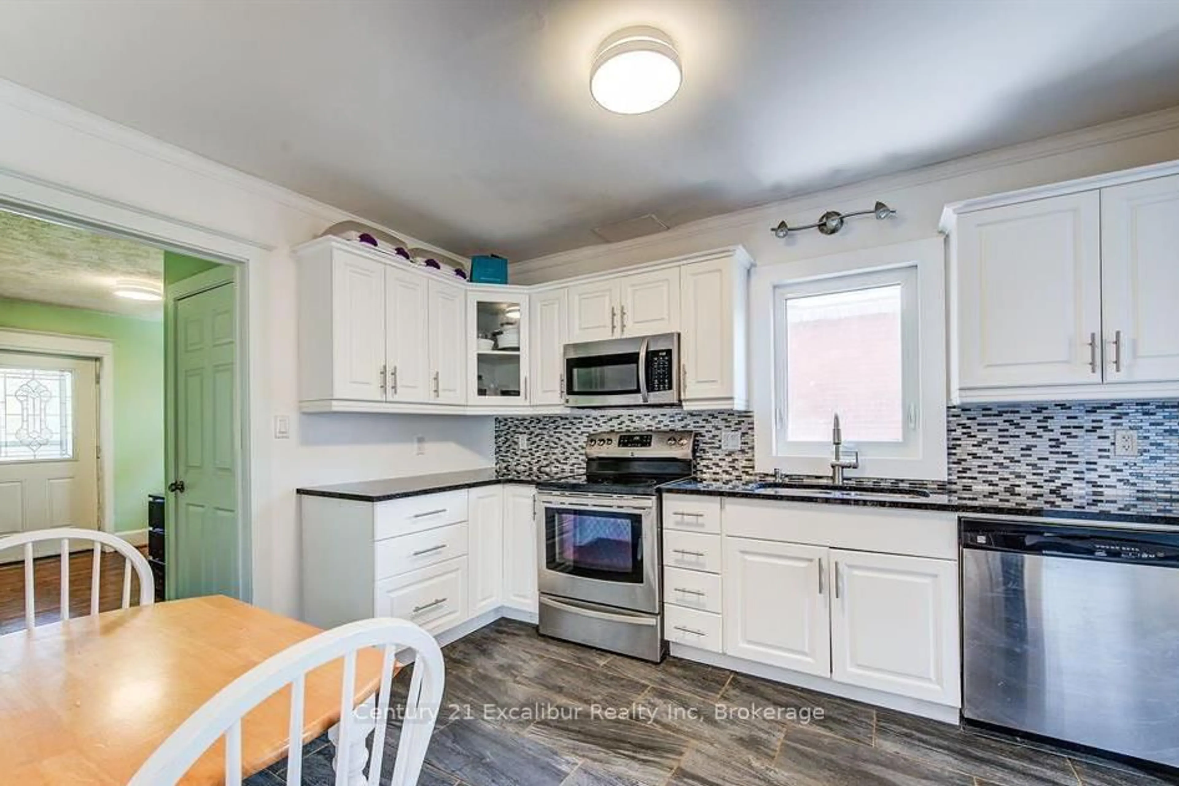 Standard kitchen, ceramic/tile floor for 168 Edinburgh Rd, Guelph Ontario N1H 5R5