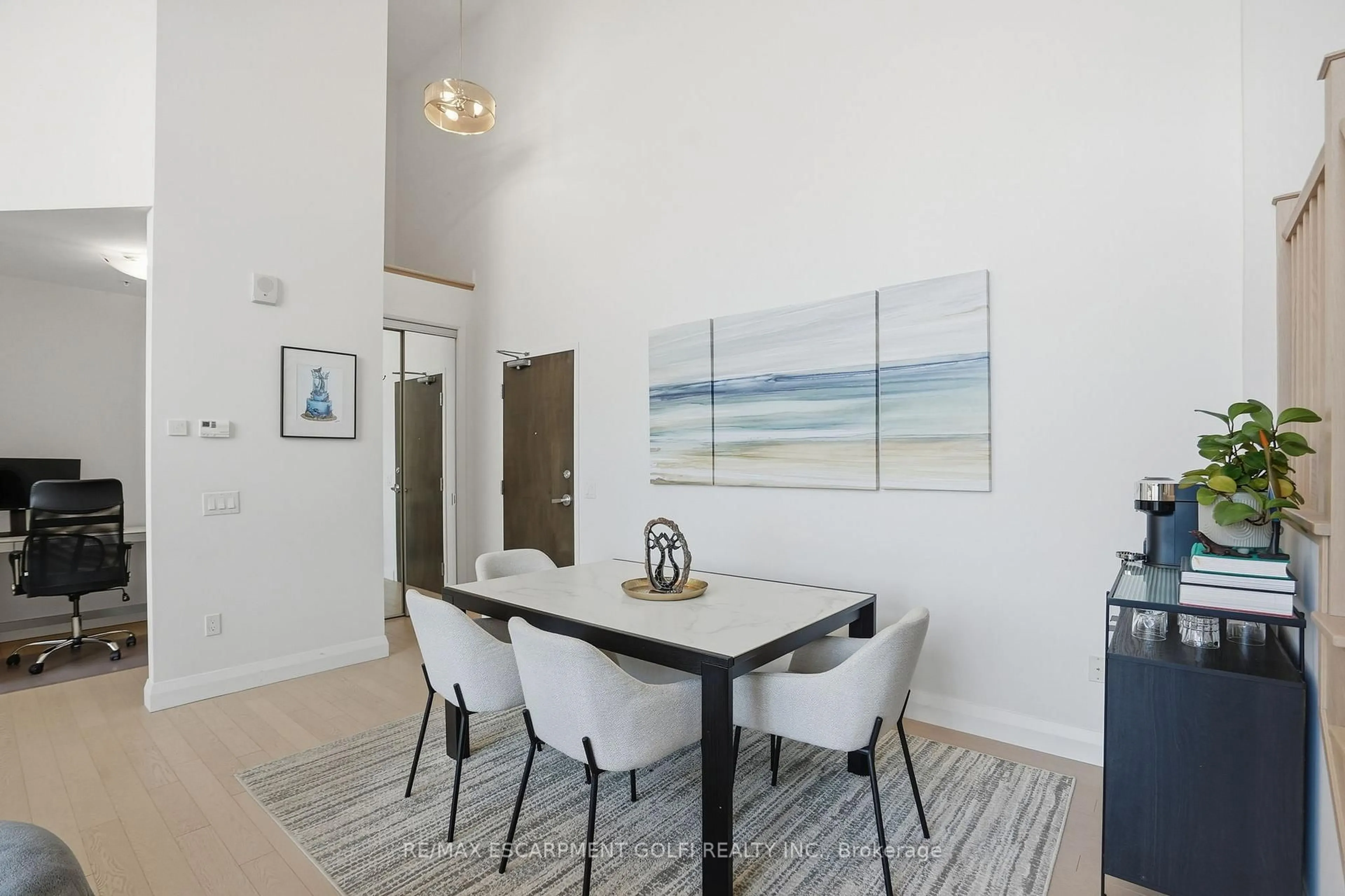 Dining room, unknown for 112 King St #LPH7, Hamilton Ontario L8N 1A8