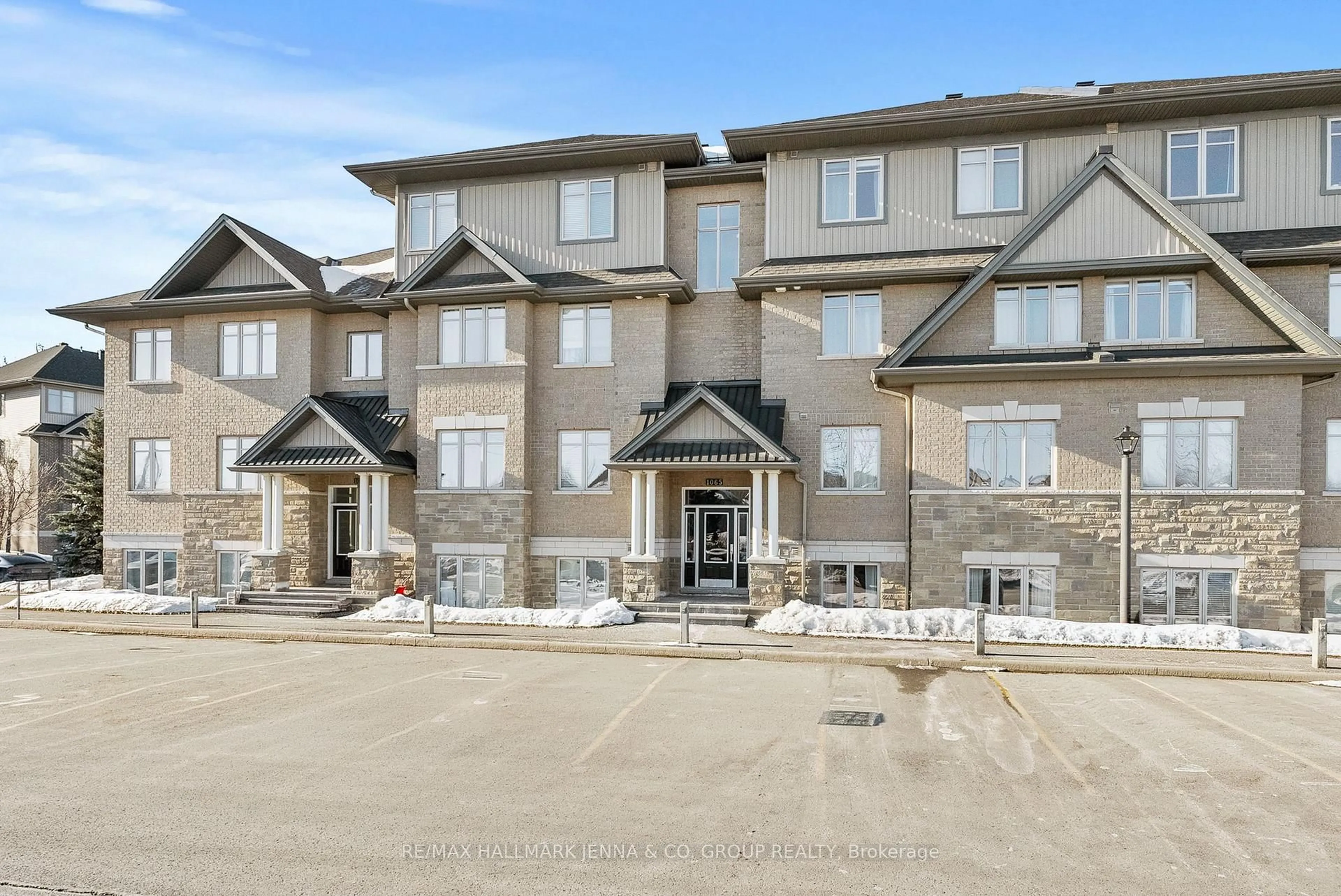 Unknown for 1065 Beryl Private #B, Ottawa Ontario K1V 2M4