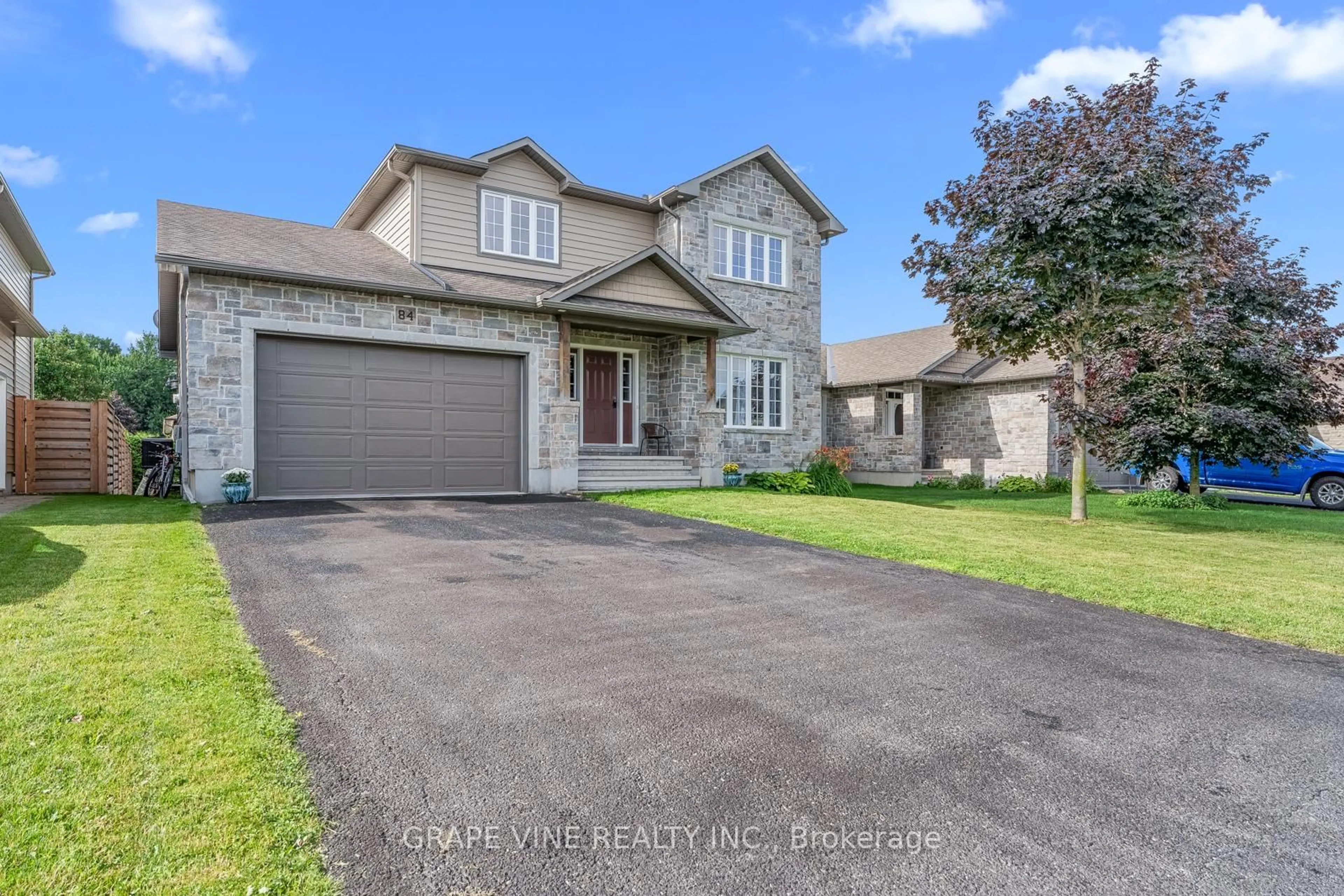 A pic from outside/outdoor area/front of a property/back of a property/a pic from drone, street for 84 Settlement Lane, Russell Ontario K4R 0A4