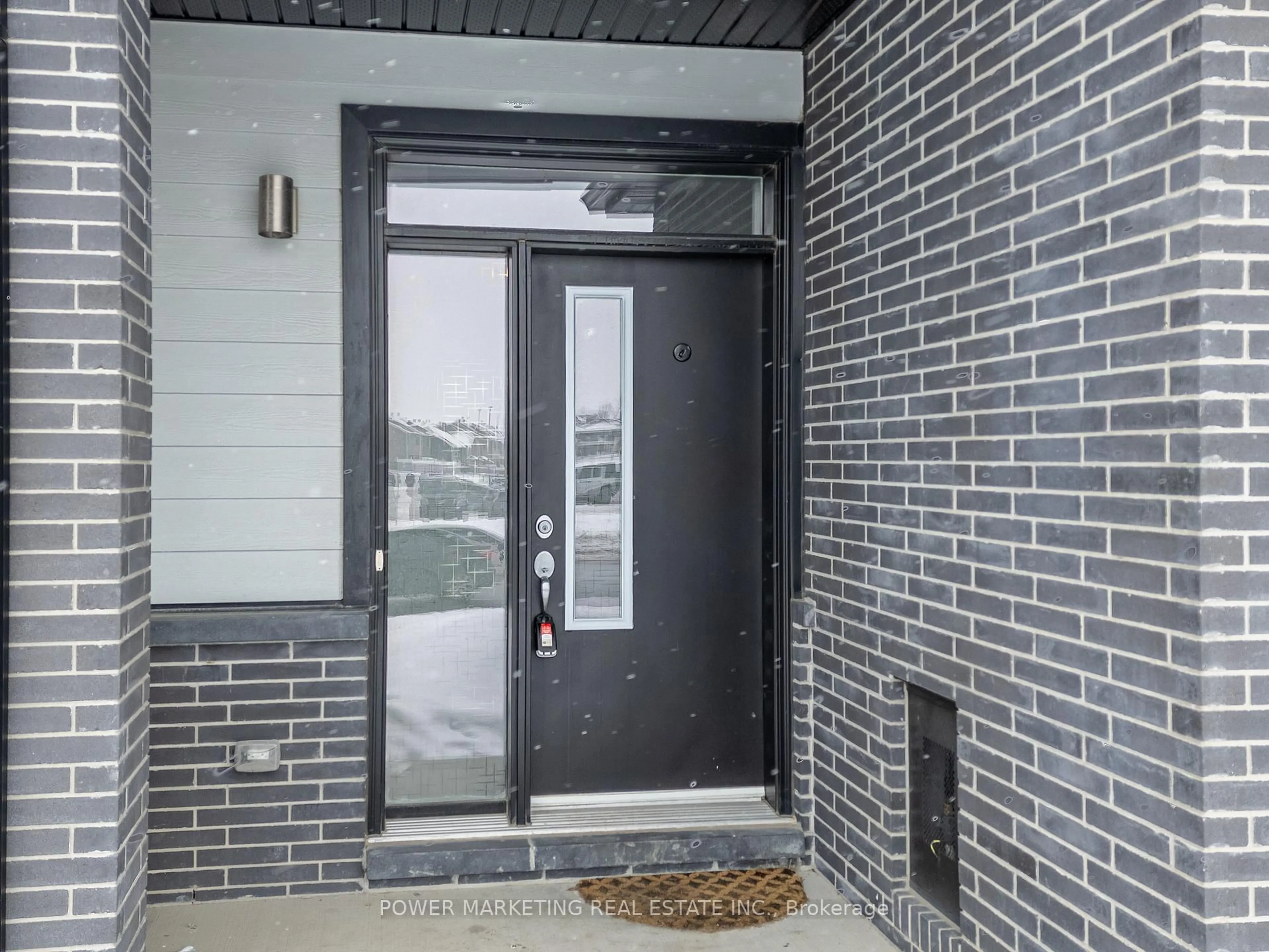 Indoor entryway for 497 Cope Dr, Ottawa Ontario K2V 0P1