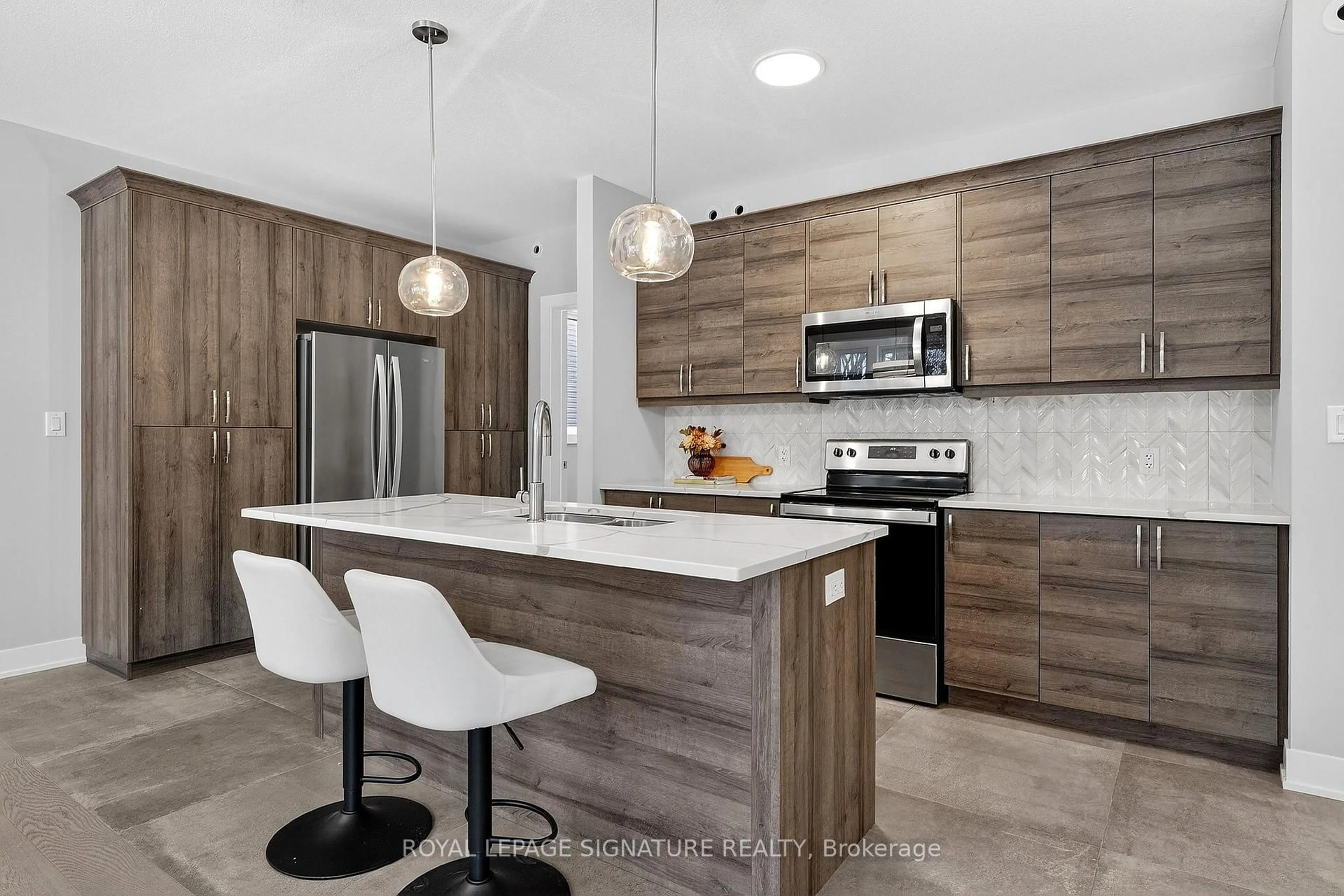 Open concept kitchen, unknown for 297 Whiting St #16, Ingersoll Ontario N5C 3W5