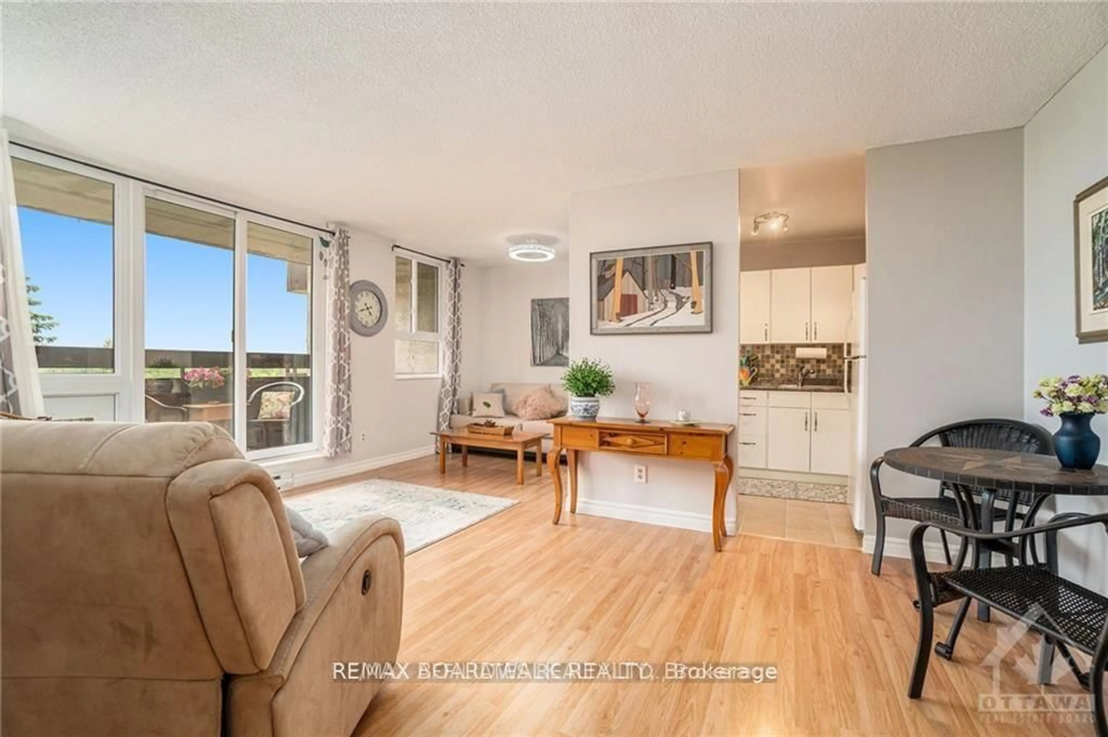 Living room with furniture, unknown for 2000 Jasmine Cres #717, Ottawa Ontario K1J 8K4