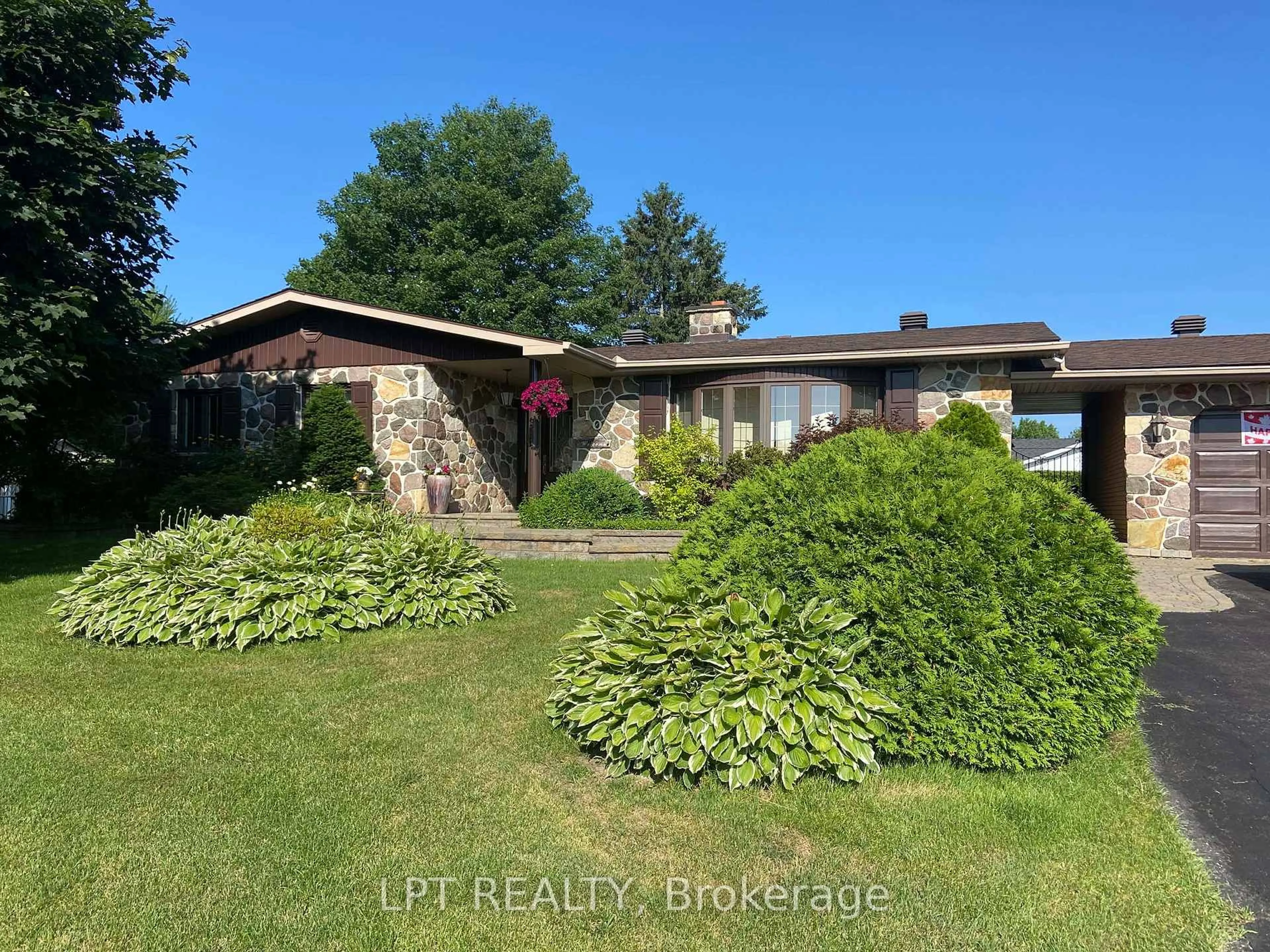 A pic from outside/outdoor area/front of a property/back of a property/a pic from drone, water/lake/river/ocean view for 10 Orchard St, Hawkesbury Ontario K6A 2V7