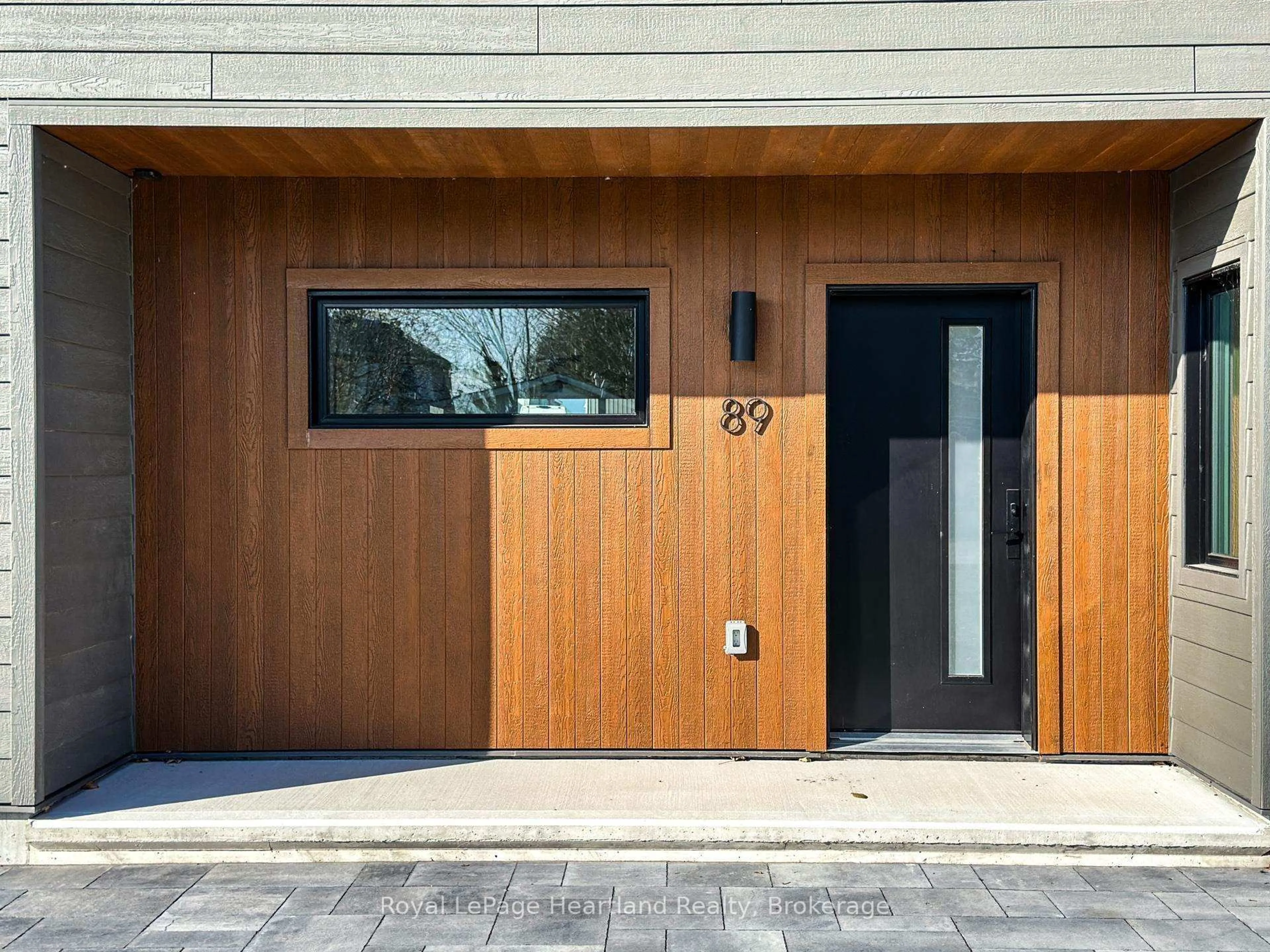 Indoor entryway for 89 ISOBEL St, Ashfield-Colborne-Wawanosh Ontario N0M 1R0