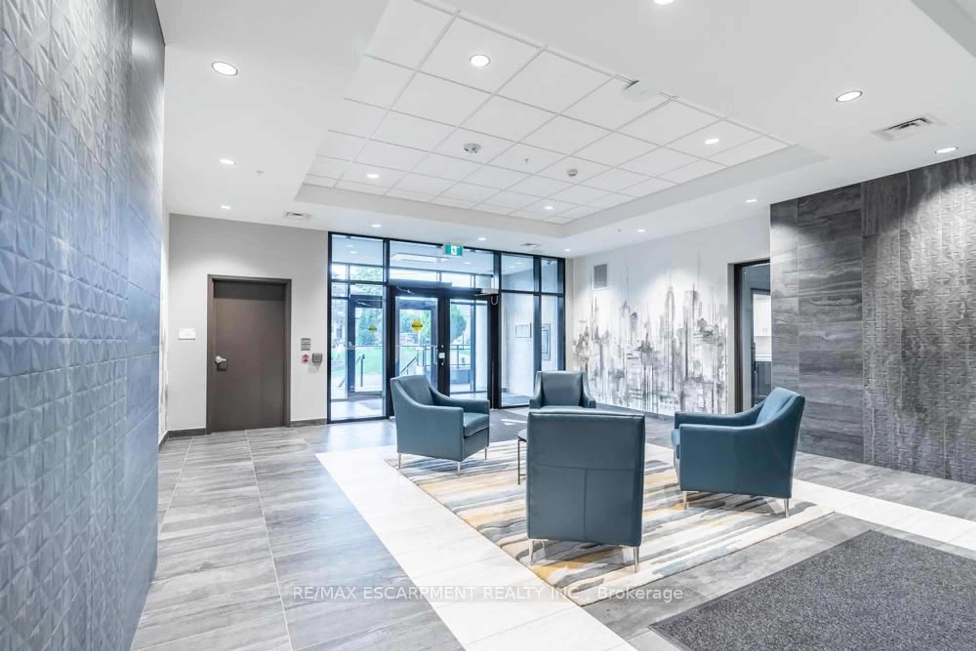 Lobby for 30 Hamilton St #213, Hamilton Ontario L8B 1V8