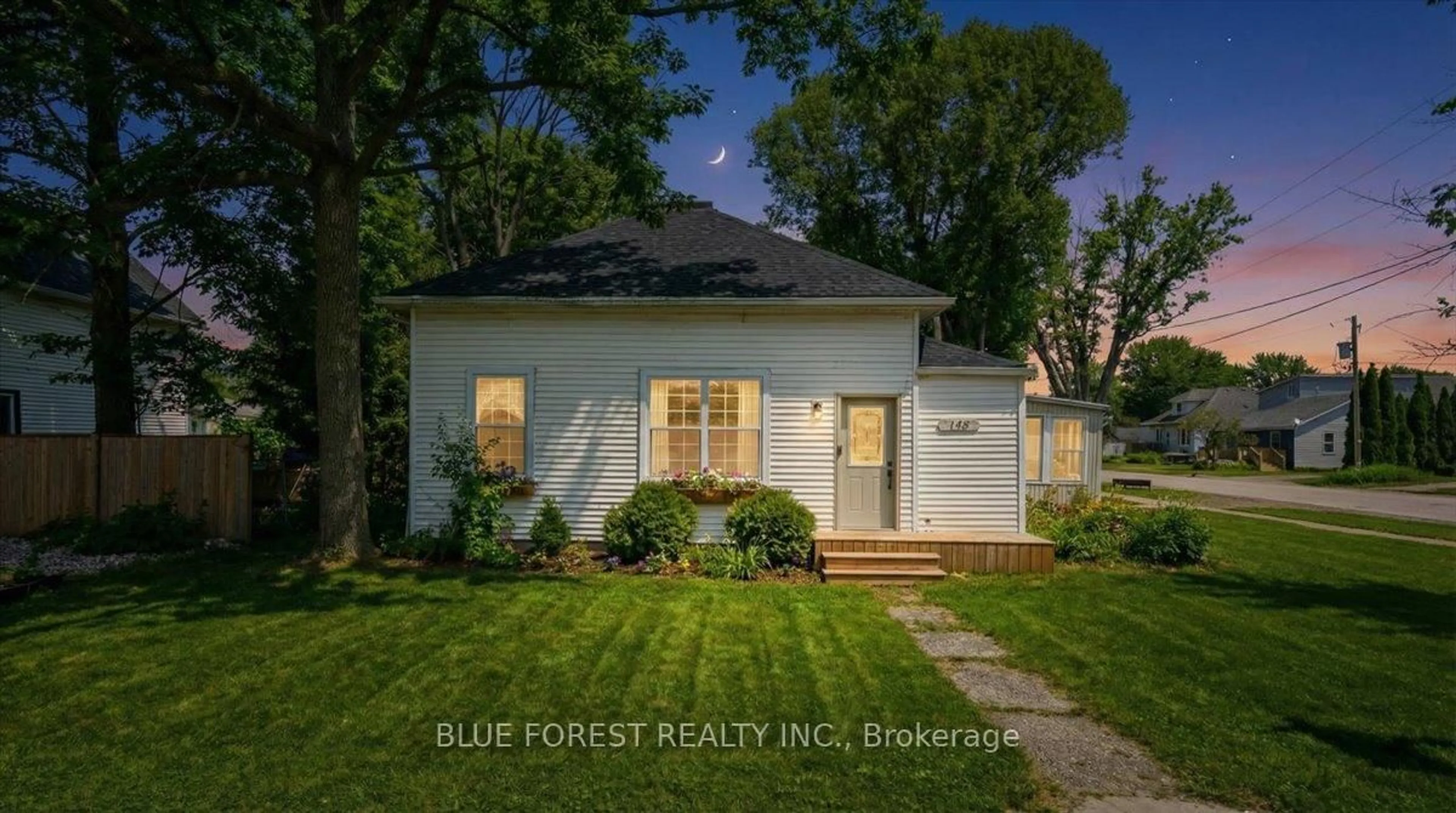 A pic from outside/outdoor area/front of a property/back of a property/a pic from drone, street for 148 Main St, West Elgin Ontario N0L 2P0