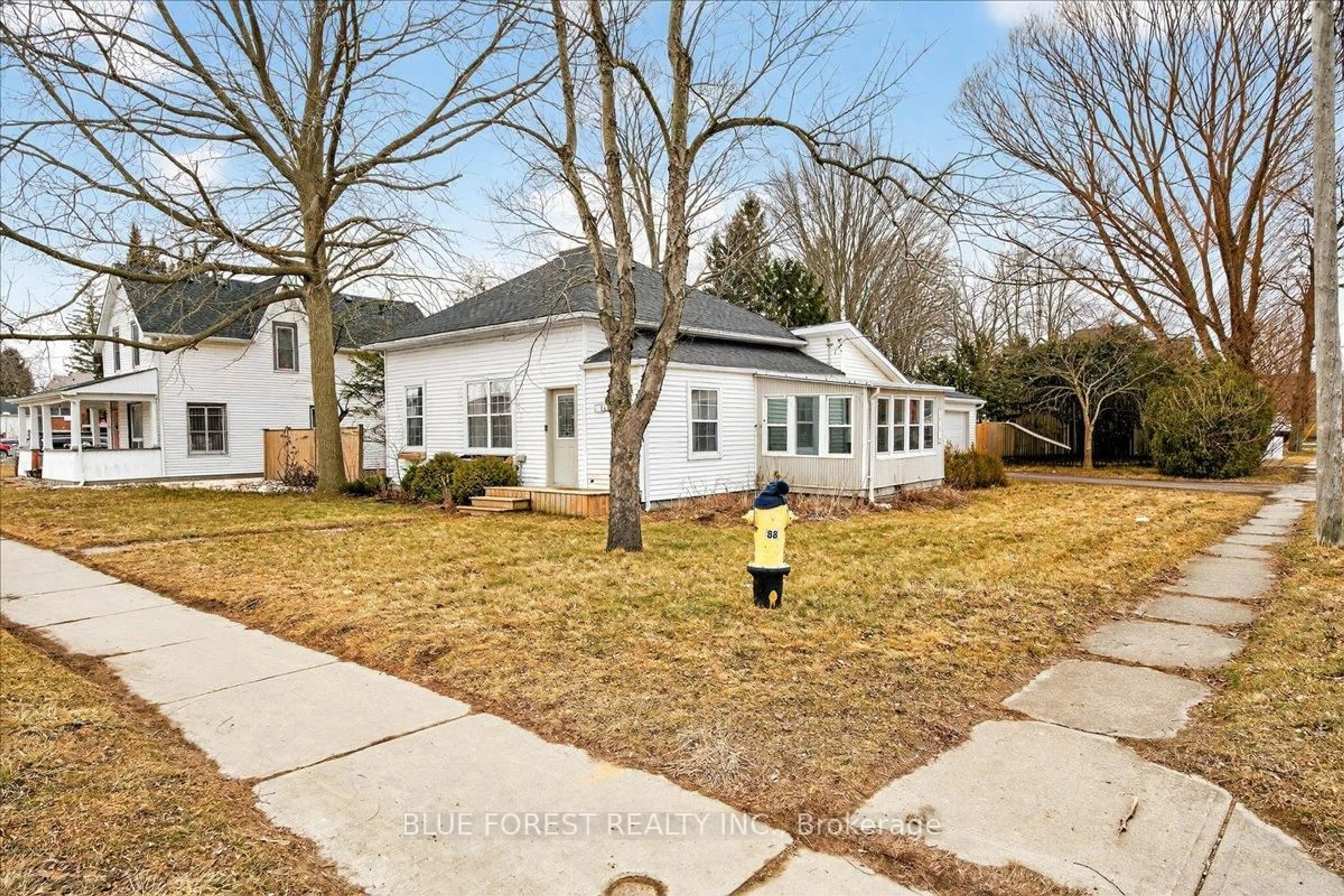 A pic from outside/outdoor area/front of a property/back of a property/a pic from drone, street for 148 Main St, West Elgin Ontario N0L 2P0