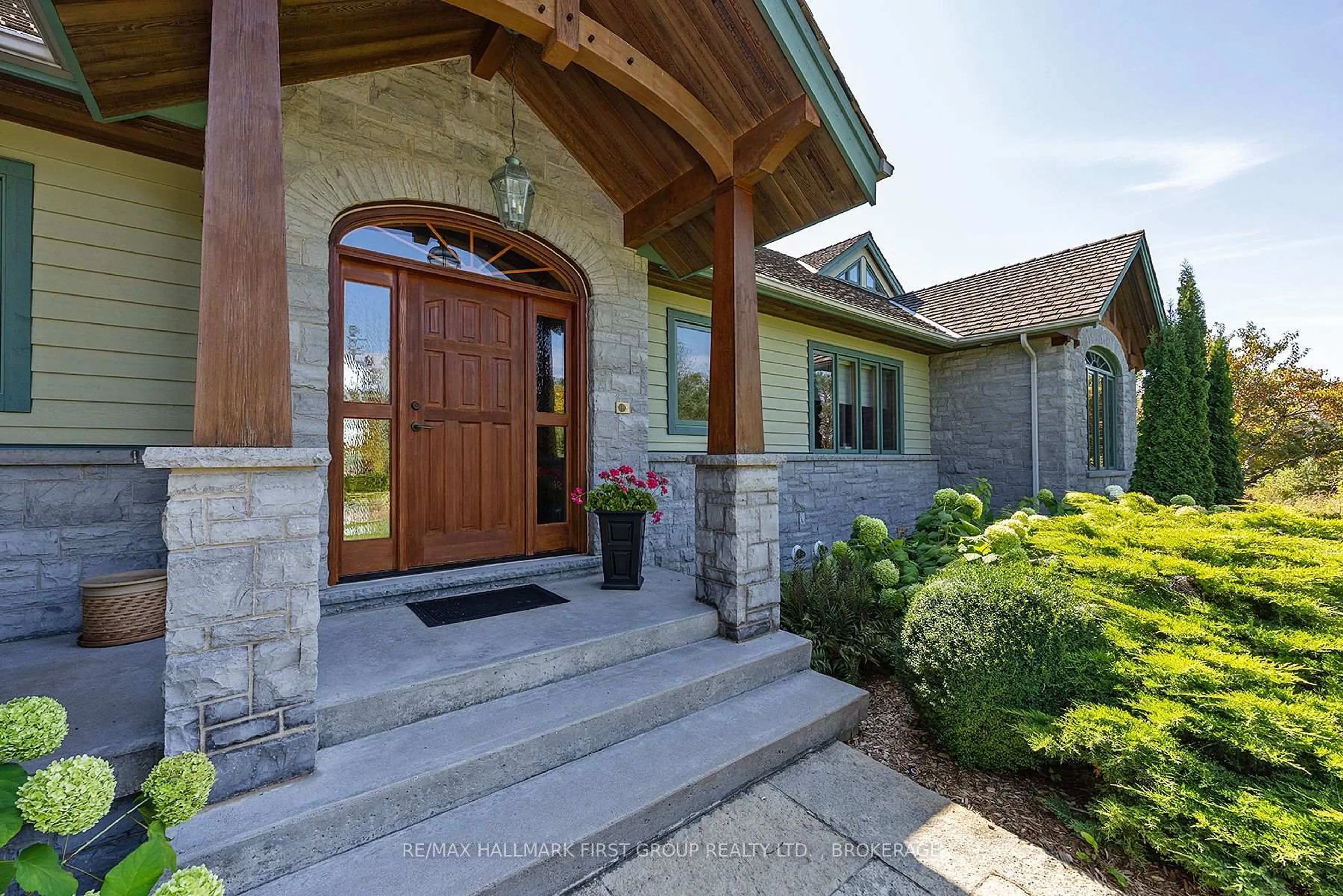 Indoor entryway for 1201 Spinnaker Pl, Kingston Ontario K7L 0C2