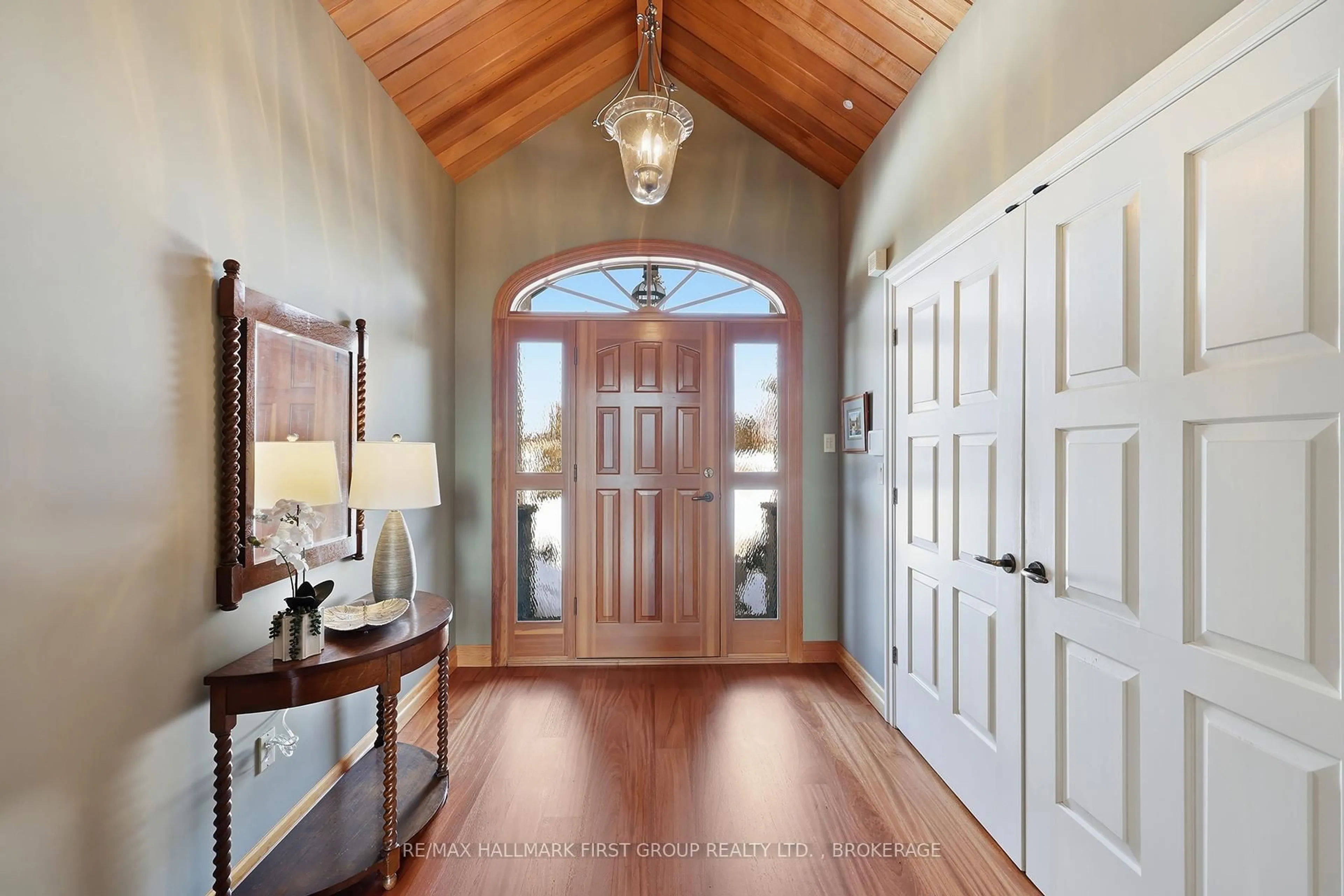 Indoor entryway for 1201 Spinnaker Pl, Kingston Ontario K7L 0C2