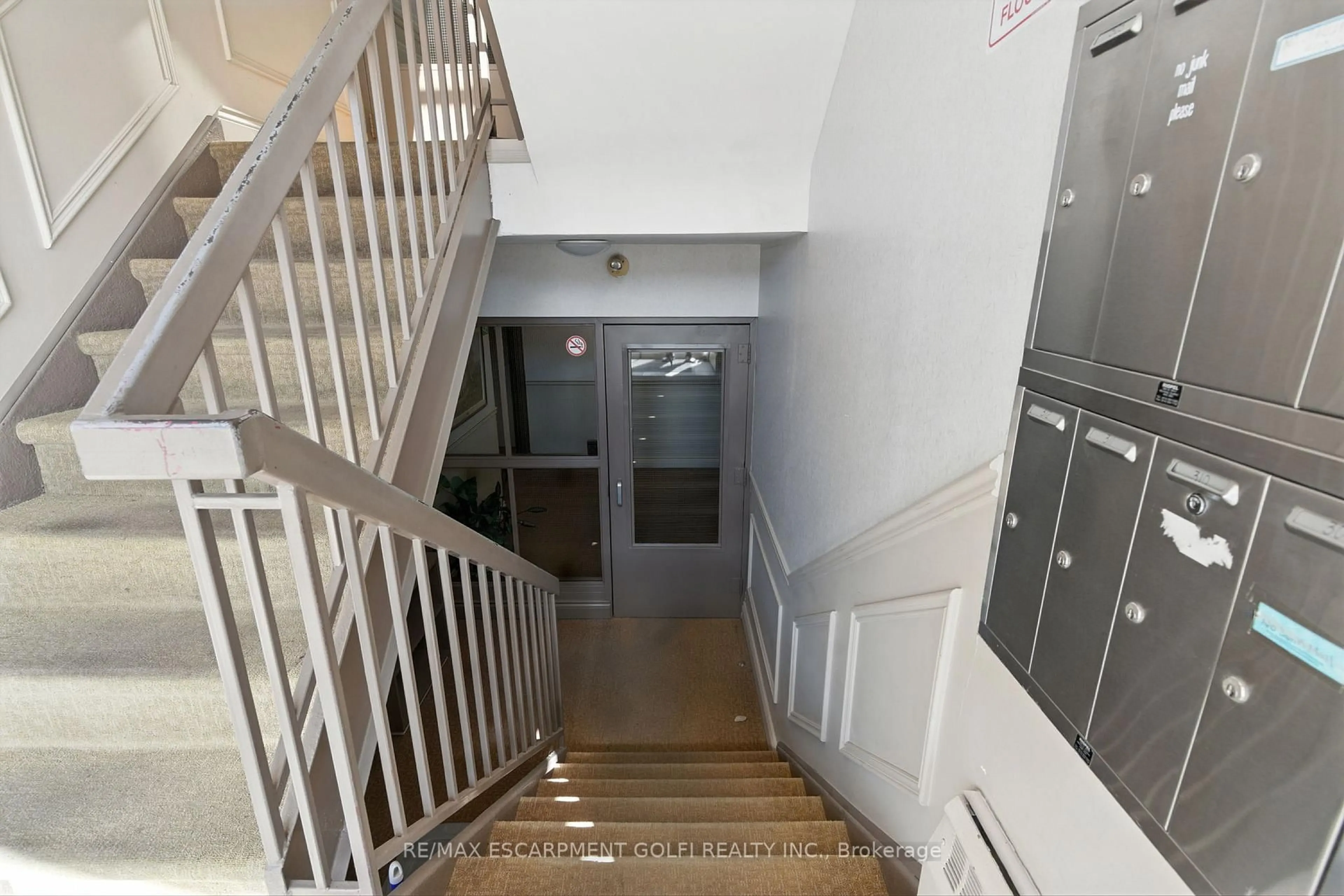 Unknown for 264 Oakdale Ave #102, St. Catharines Ontario L2P 2K4