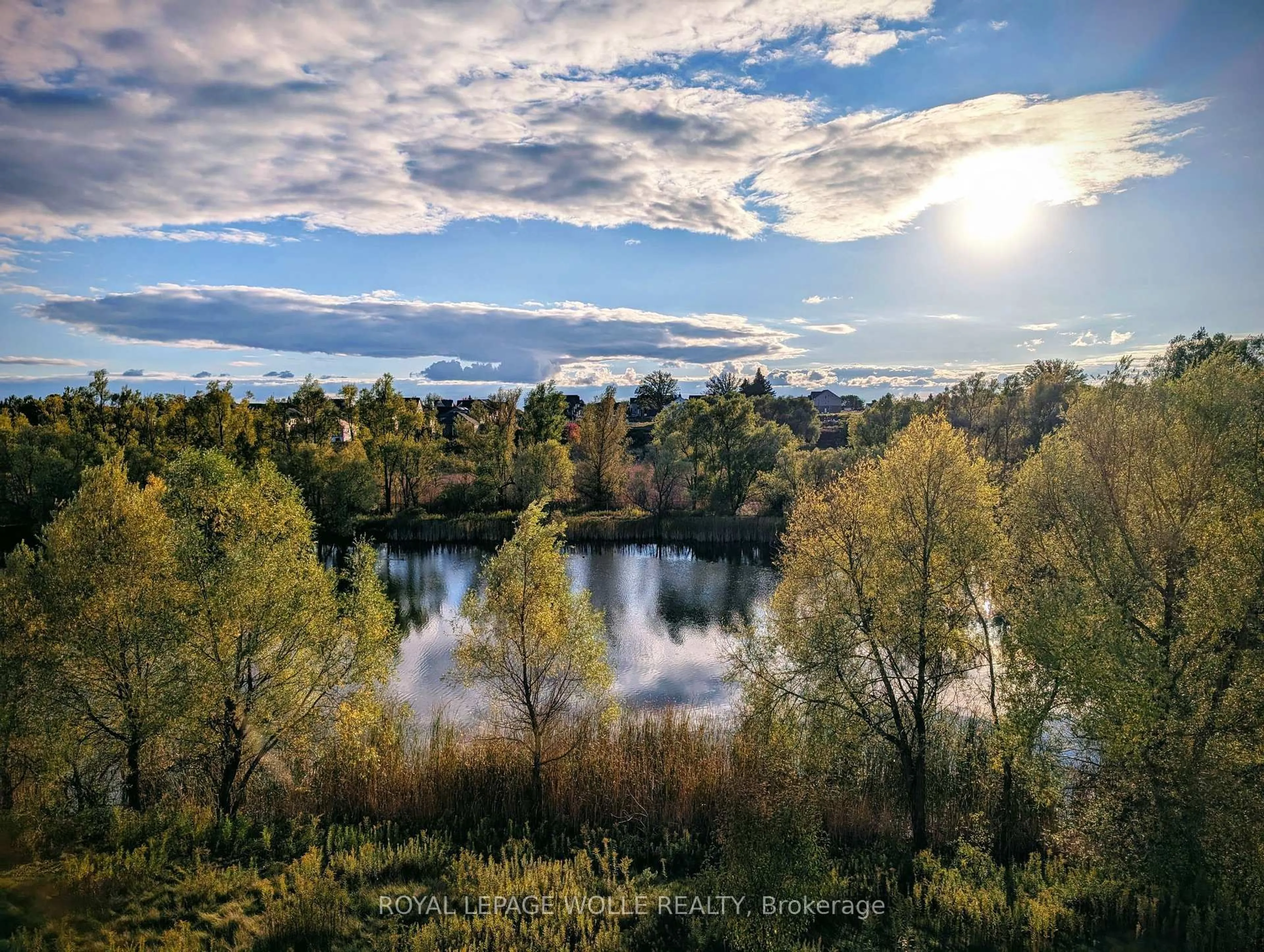 A pic from outside/outdoor area/front of a property/back of a property/a pic from drone, water/lake/river/ocean view for 1077 Gordon St #333, Guelph Ontario N1G 0E3