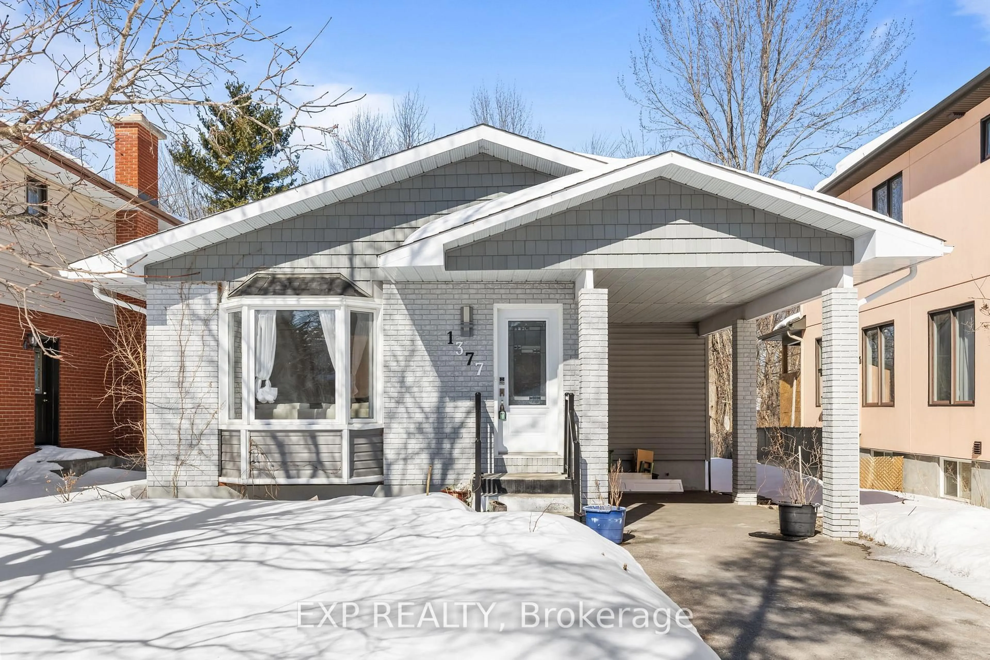 Home with vinyl exterior material, street for 1377 Mcmahon Ave, Ottawa Ontario K1T 1C2