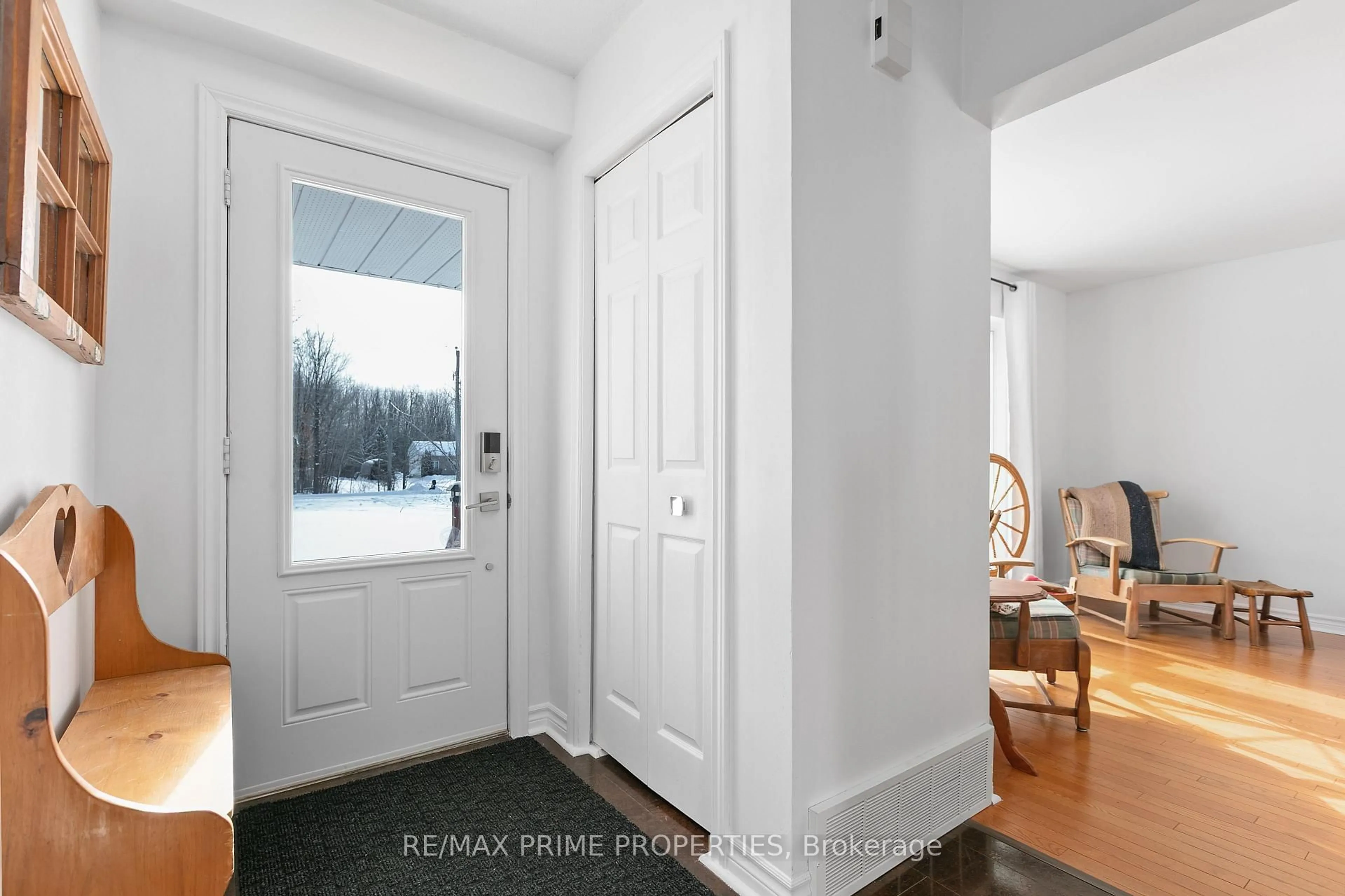 Indoor entryway for 13475 CRUMP Rd, North Dundas Ontario K0C 1H0