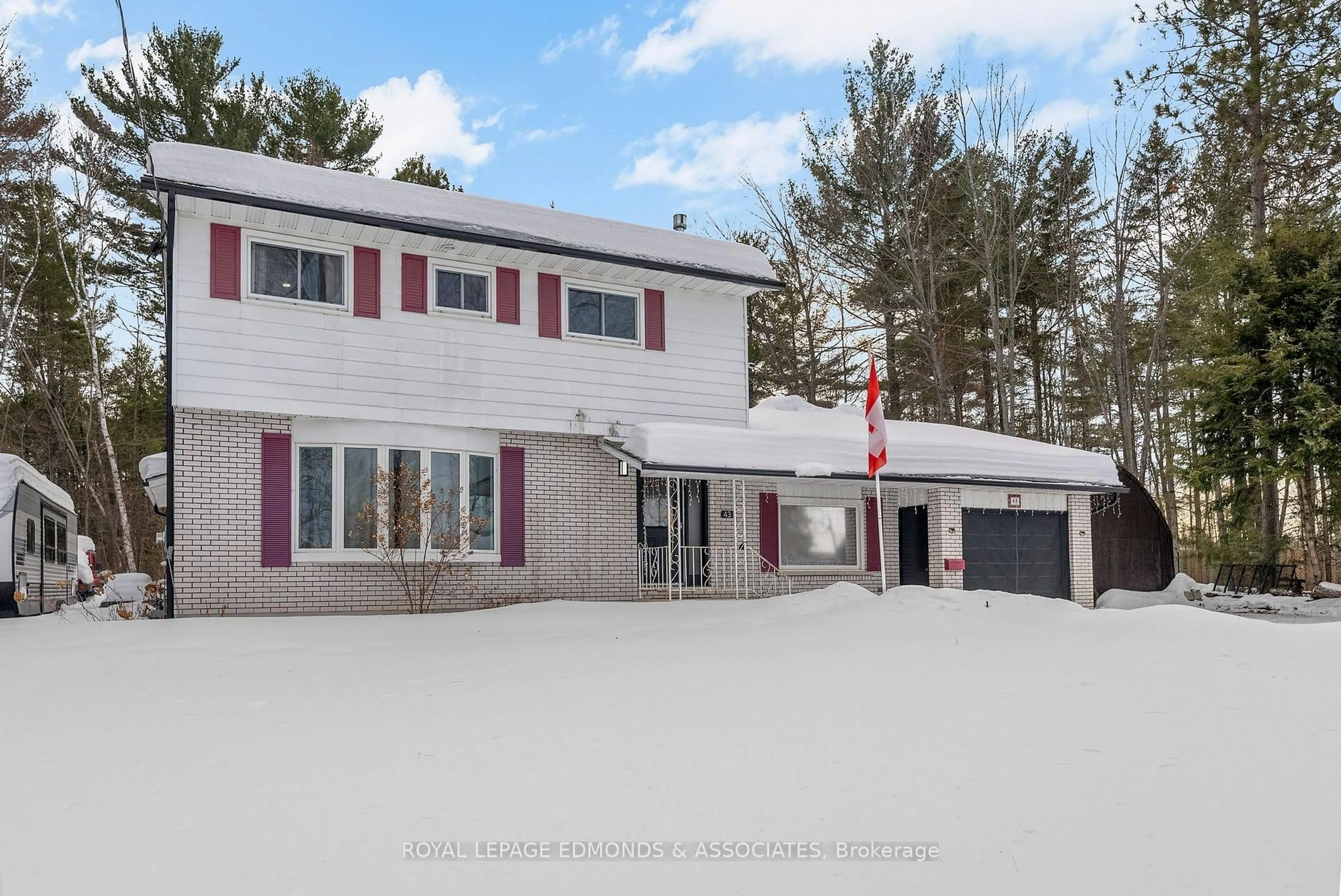 Unknown for 43 Lisa Cres, Petawawa Ontario K8H 2Z8