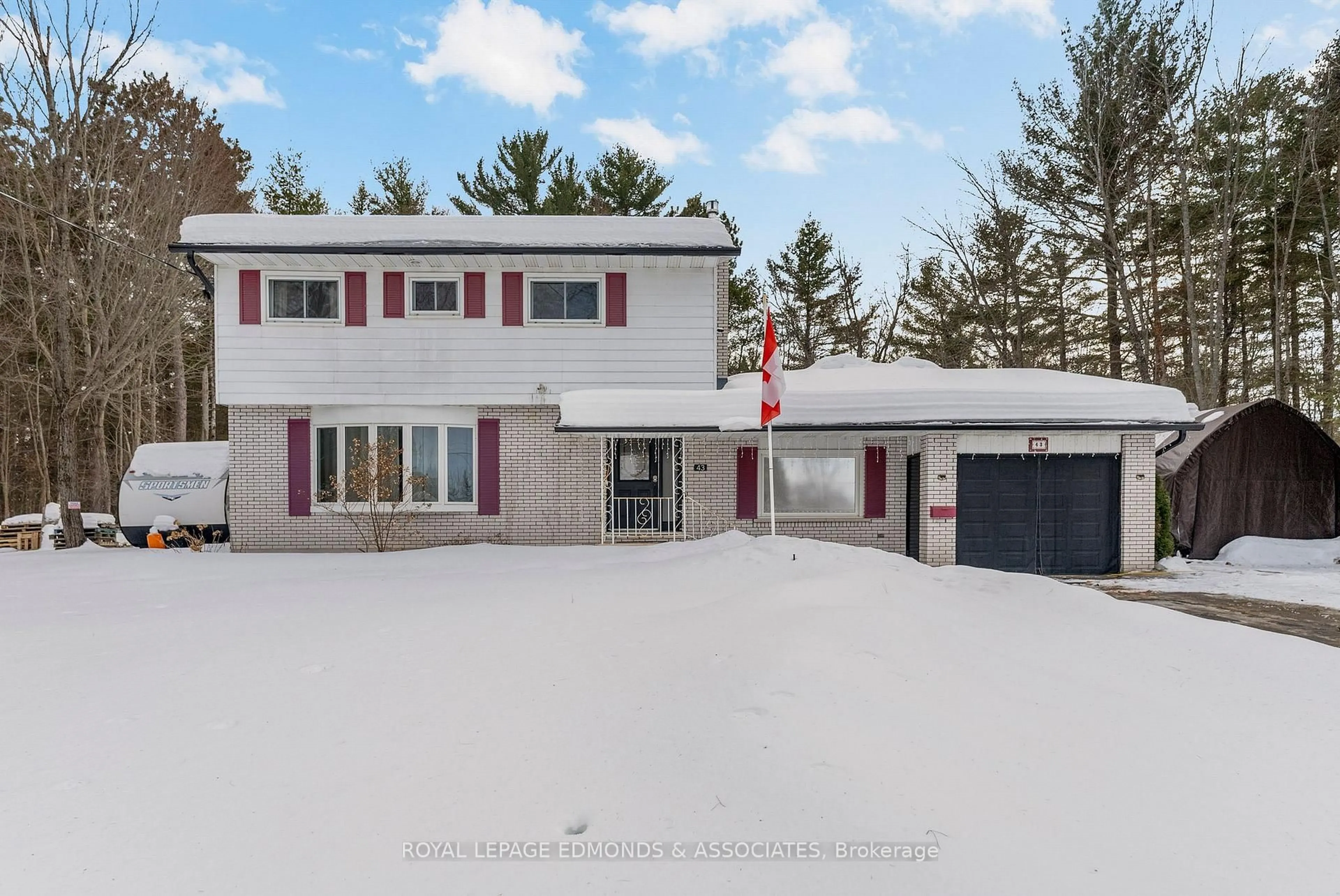 A pic from outside/outdoor area/front of a property/back of a property/a pic from drone, street for 43 Lisa Cres, Petawawa Ontario K8H 2Z8