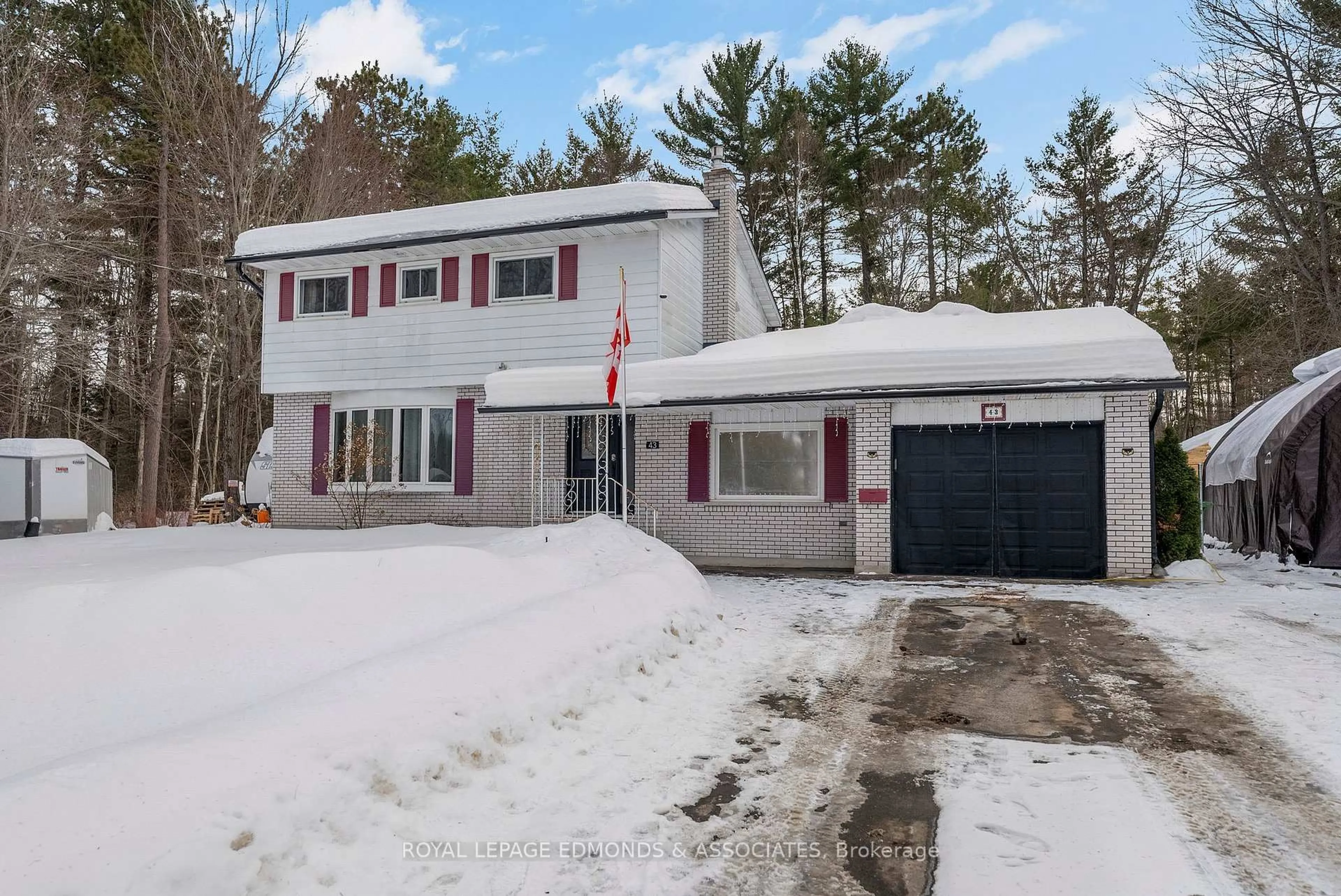 Unknown for 43 Lisa Cres, Petawawa Ontario K8H 2Z8