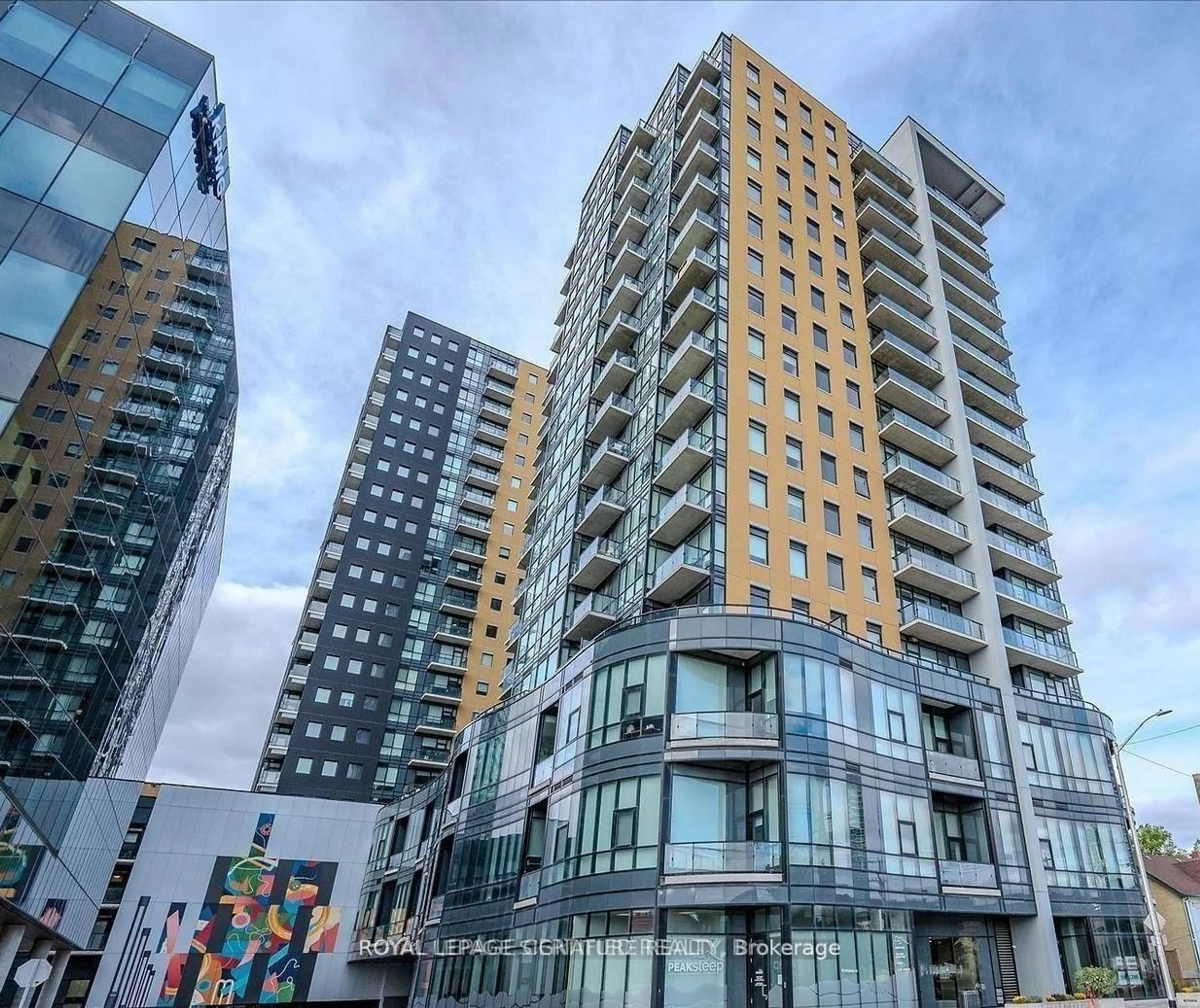 Unknown for 108 Garment St #413, Kitchener Ontario N2G 2B3