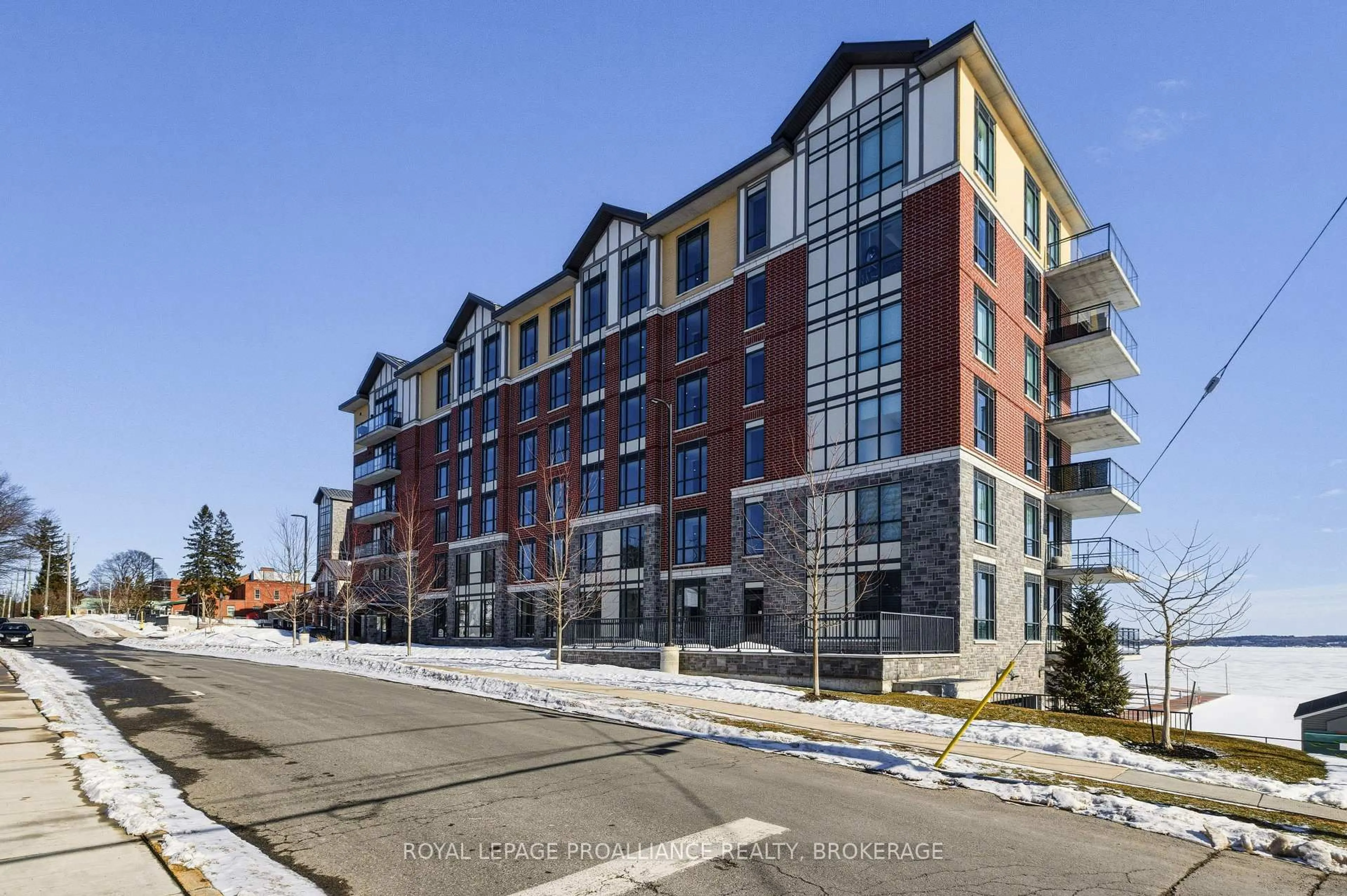 Unknown for 129B South St #218, Gananoque Ontario K7G 0B1