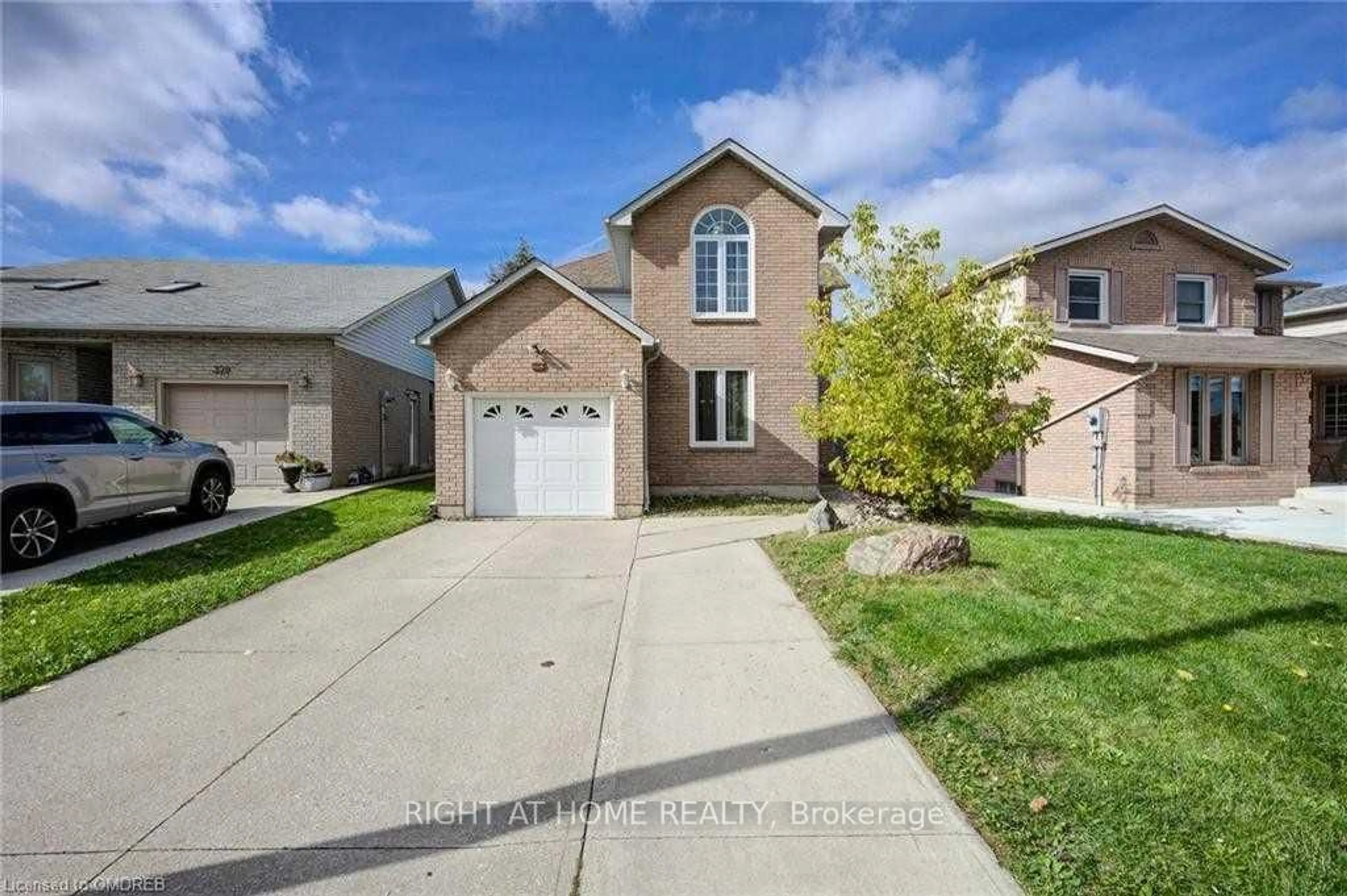 Unknown for 333 Brigade Dr, Hamilton Ontario L9B 2G1