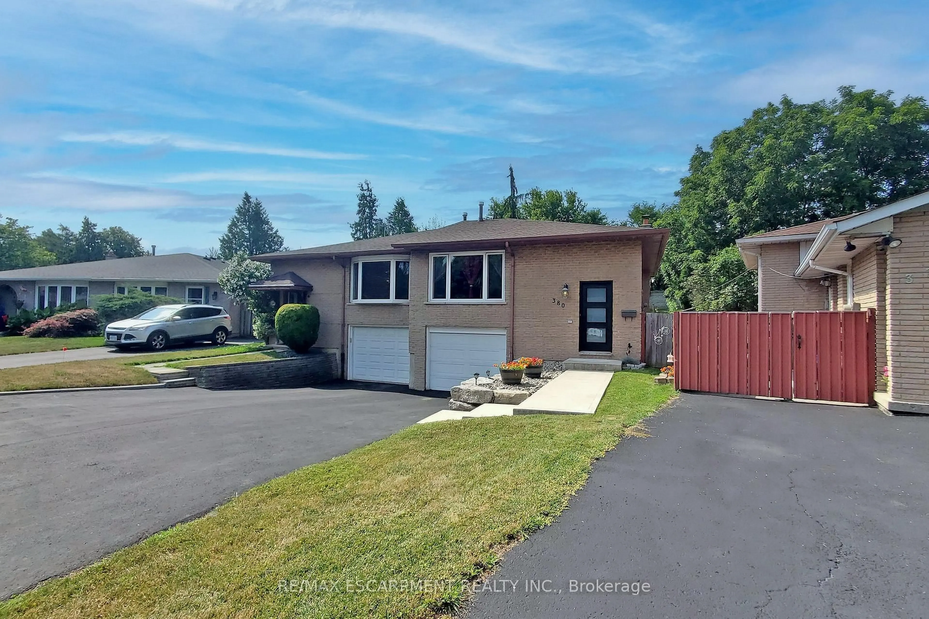 Home with vinyl exterior material, street for 380 Magnolia Dr, Hamilton Ontario L9C 6N7