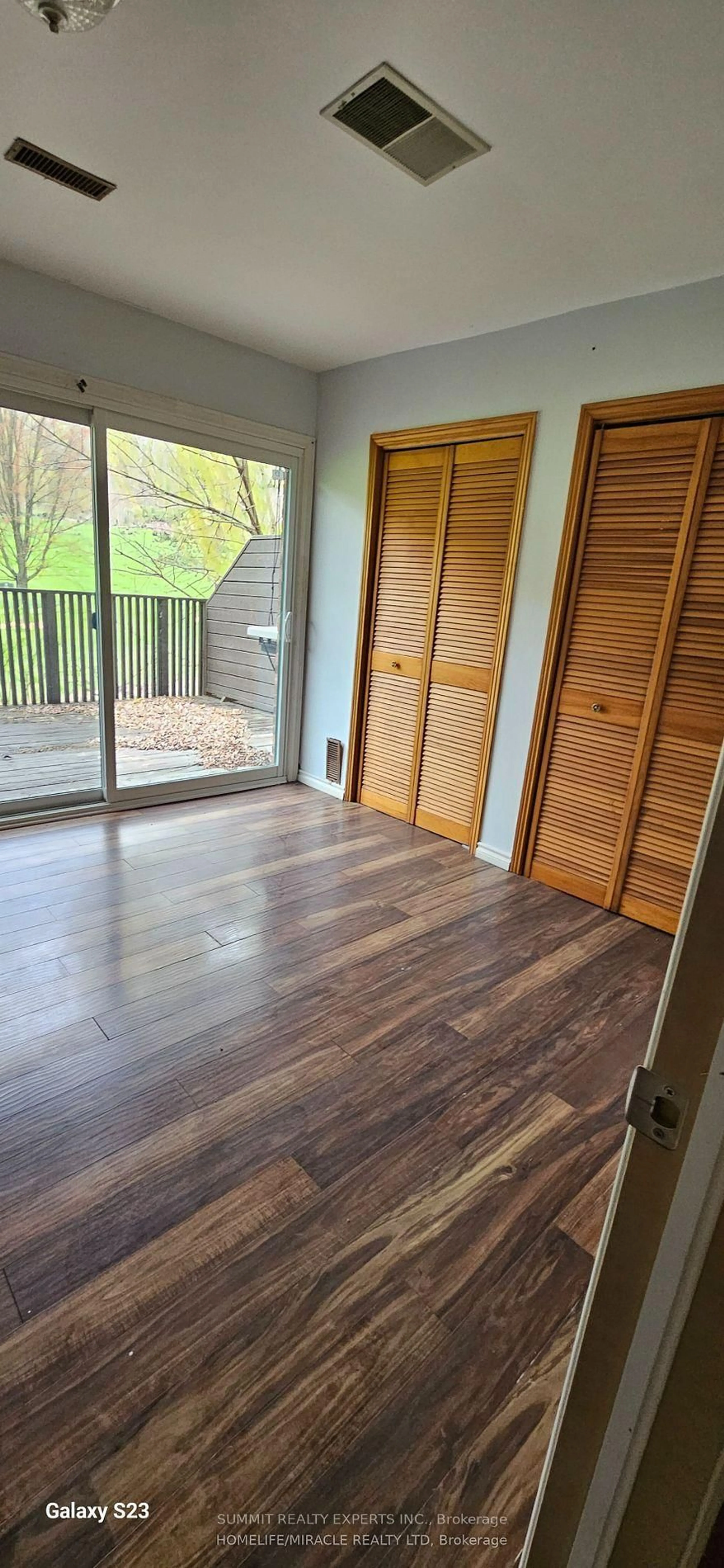 Indoor entryway for 1983 Main St #13, Hamilton Ontario L8S 4R3