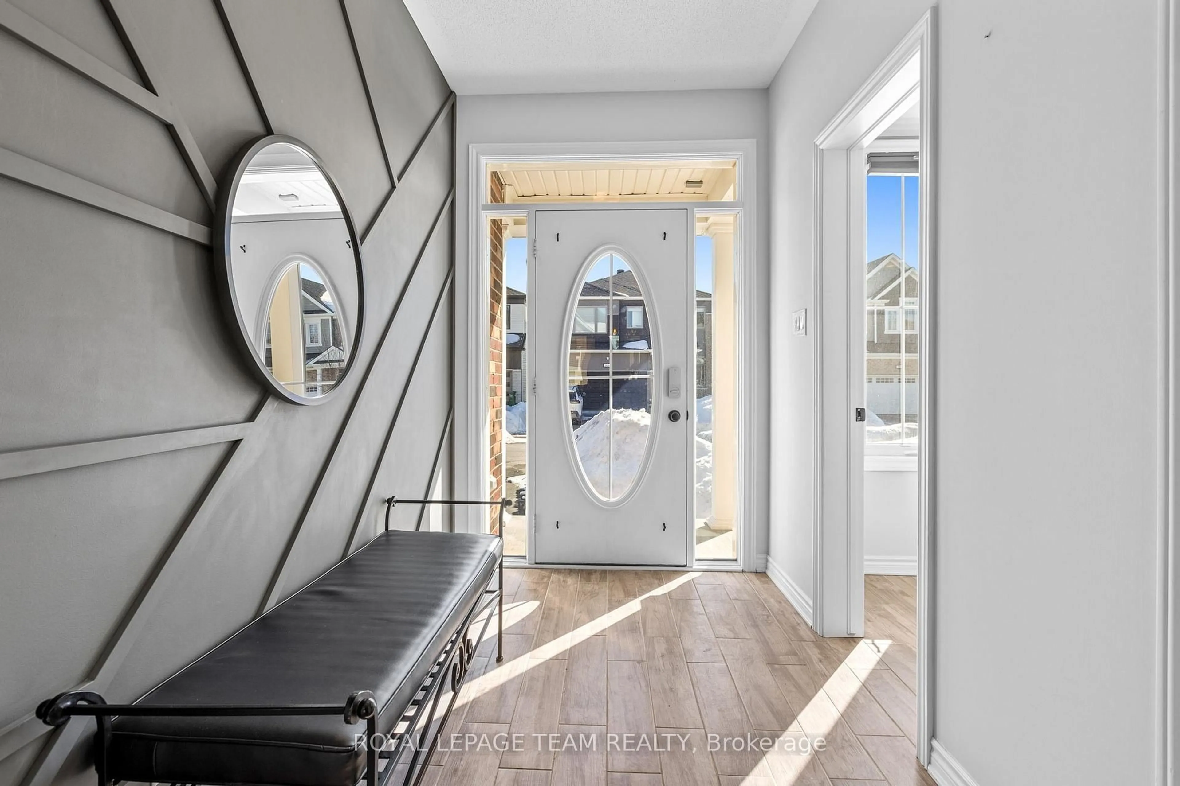 Indoor entryway for 309 Proxima Terr, Ottawa Ontario K2J 6T1