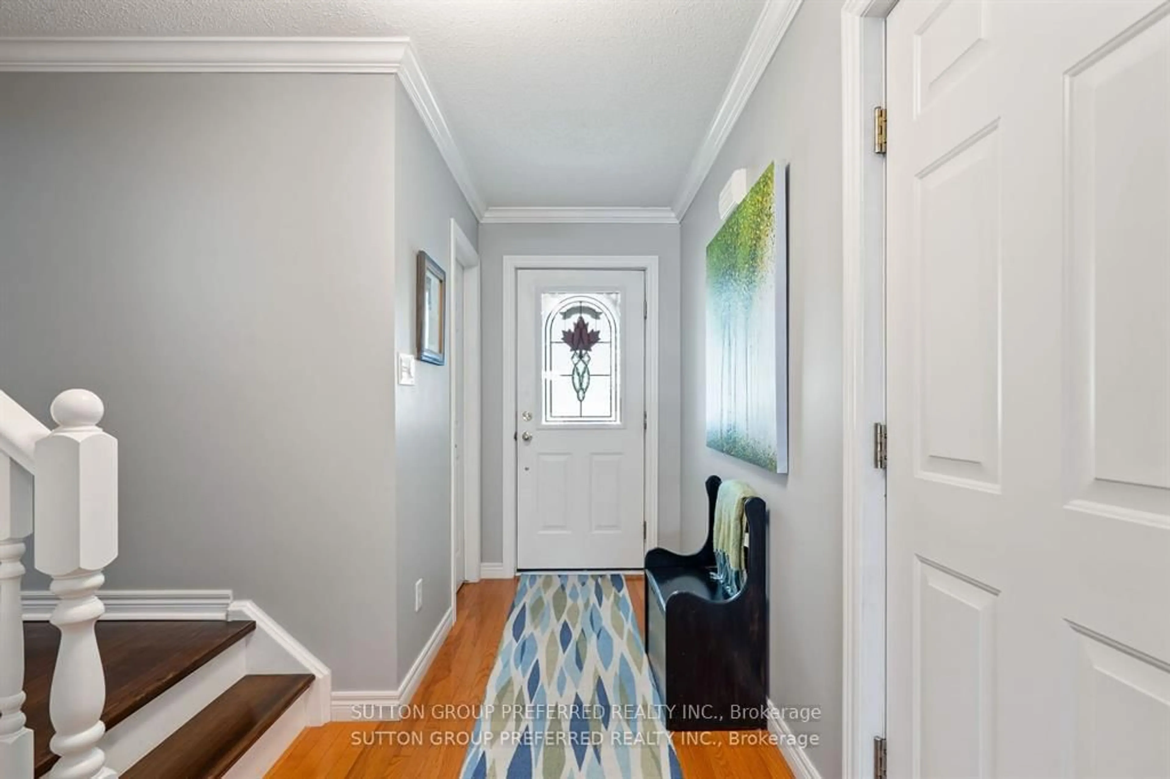 Indoor entryway for 623 Thornwood Crt, London North Ontario N6H 5J5