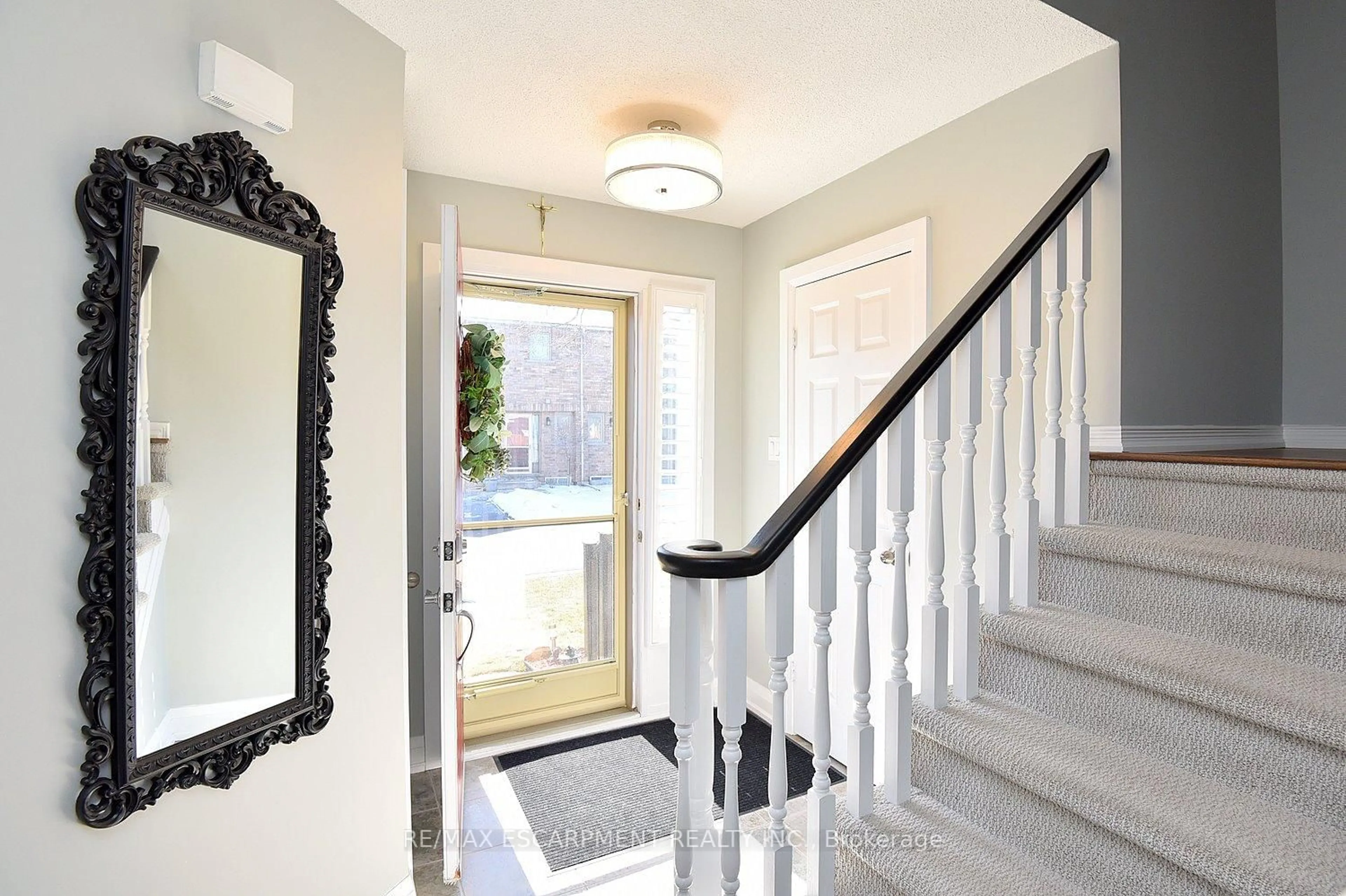 Indoor entryway for 2774 King St #36, Hamilton Ontario L8G 1J4