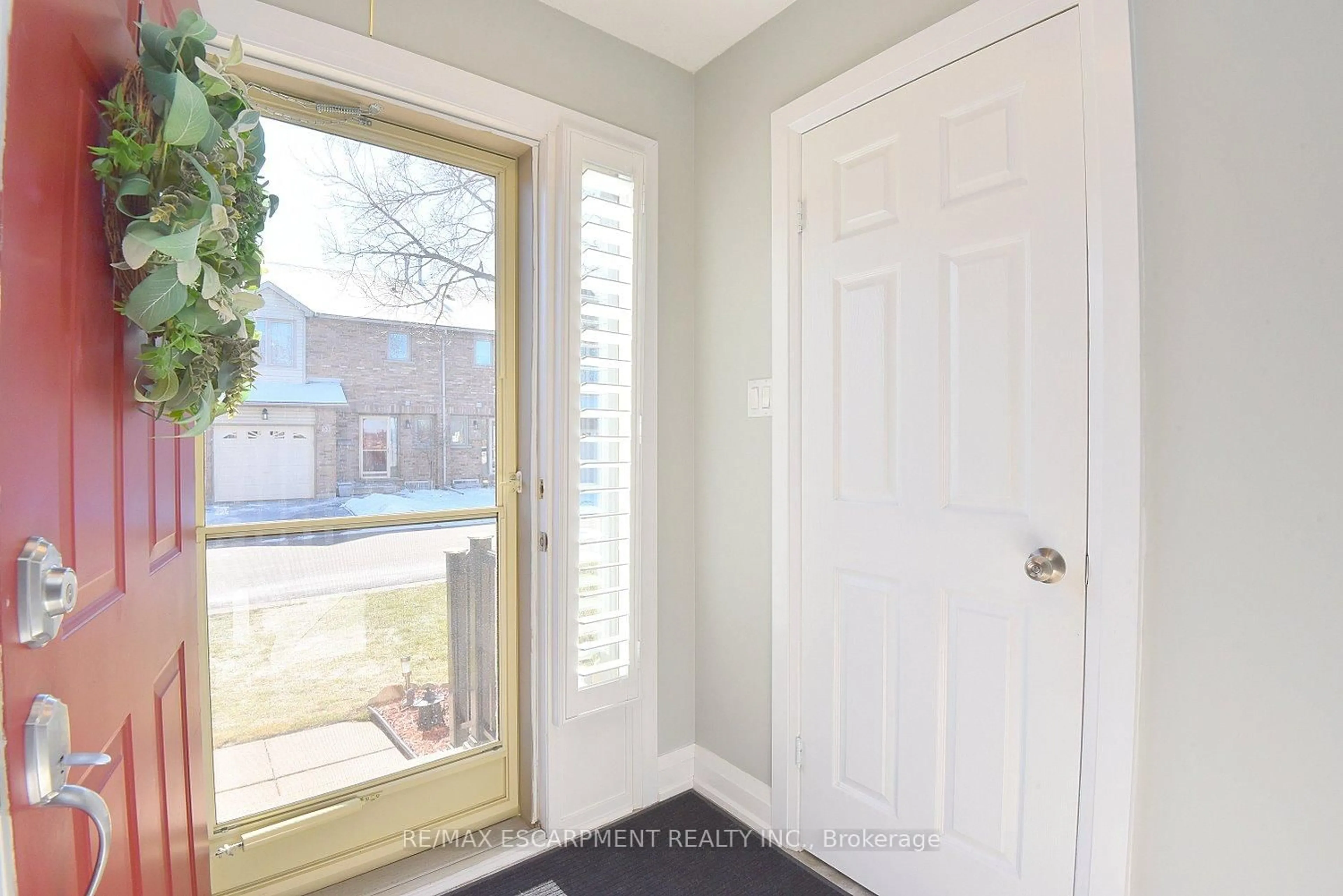 Indoor entryway for 2774 King St #36, Hamilton Ontario L8G 1J4