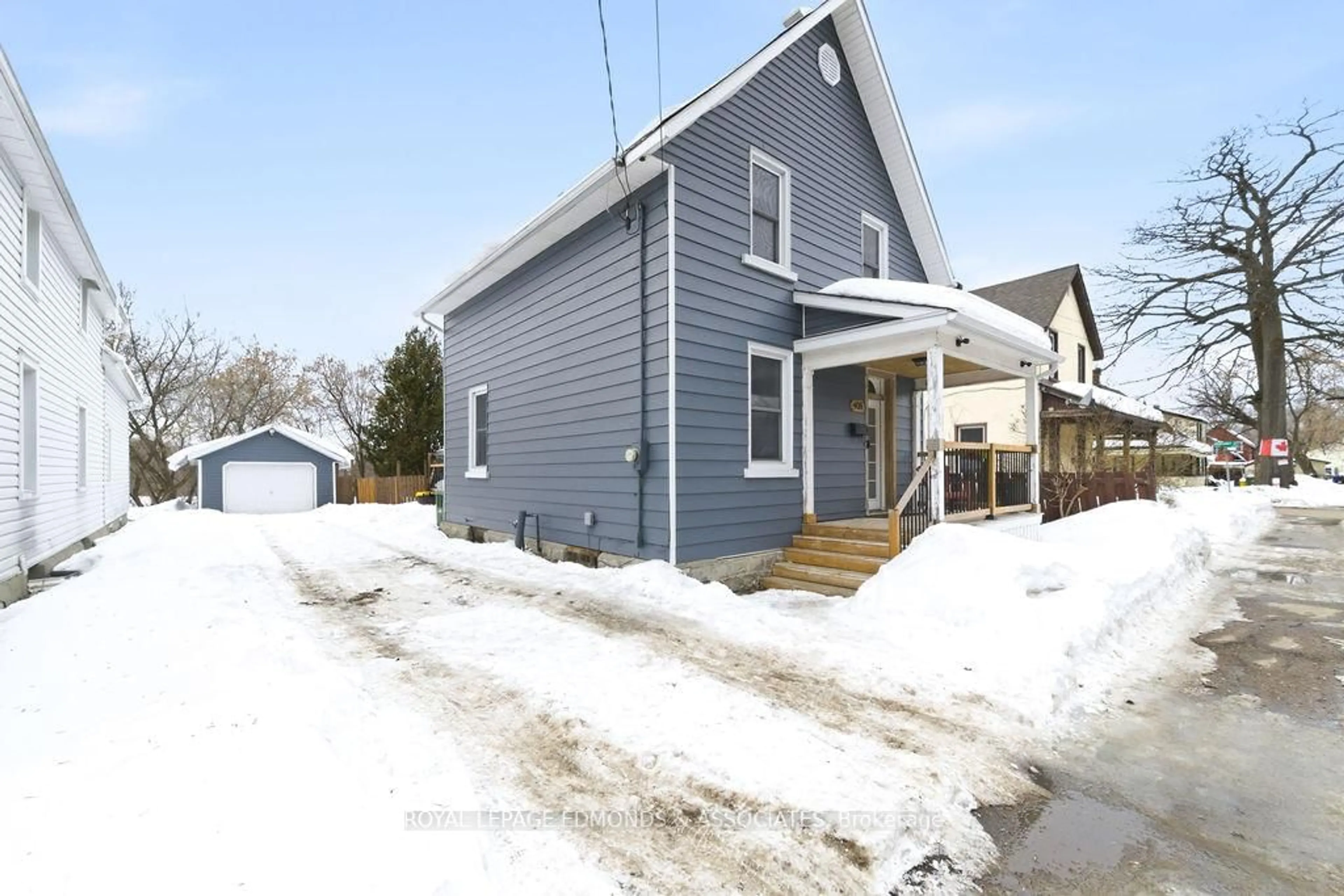 Unknown for 408 Moffat St, Pembroke Ontario K8A 3X9