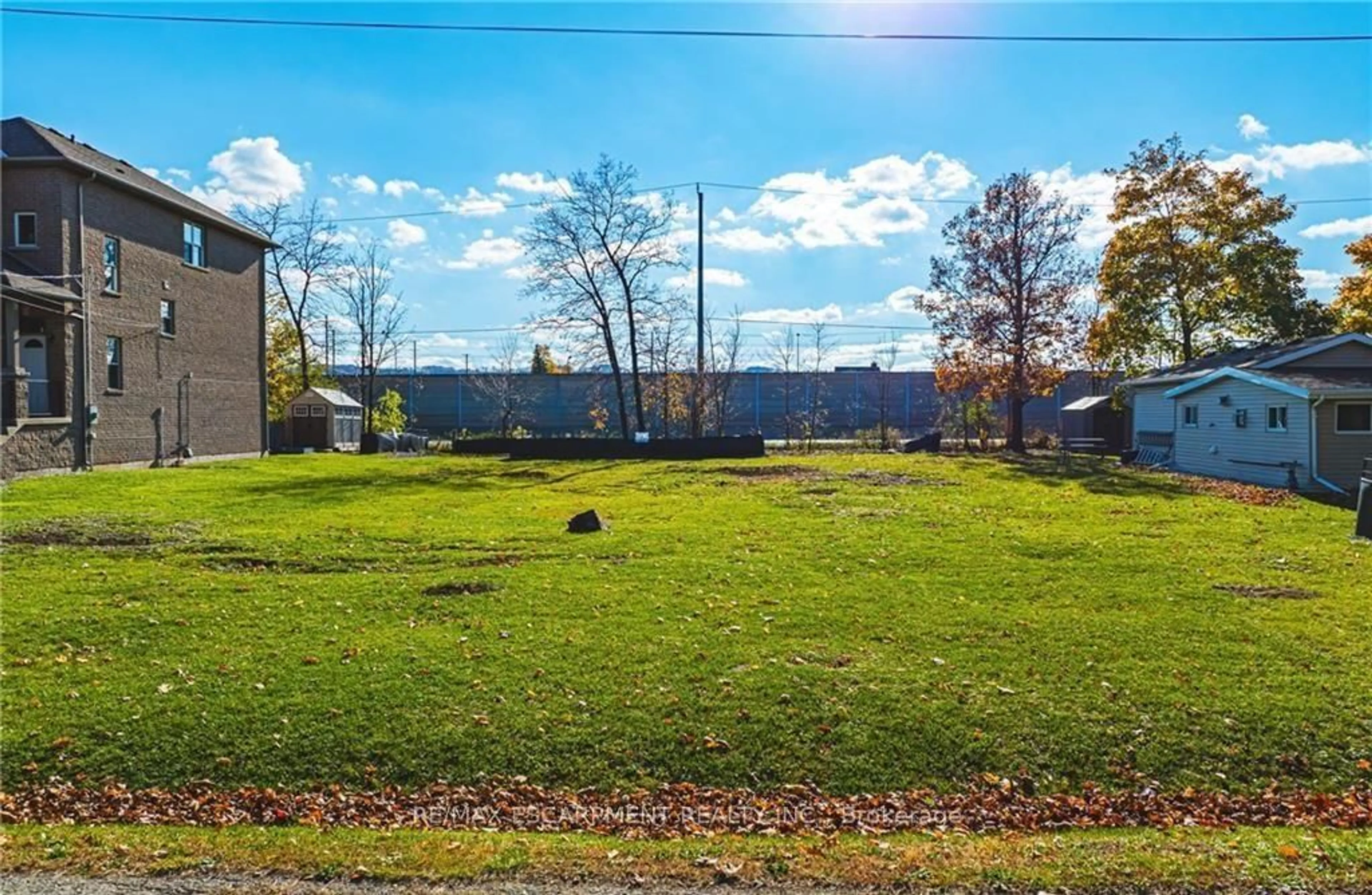 A pic from outside/outdoor area/front of a property/back of a property/a pic from drone, unknown for 7 Trillium Ave, Hamilton Ontario L8E 5E1