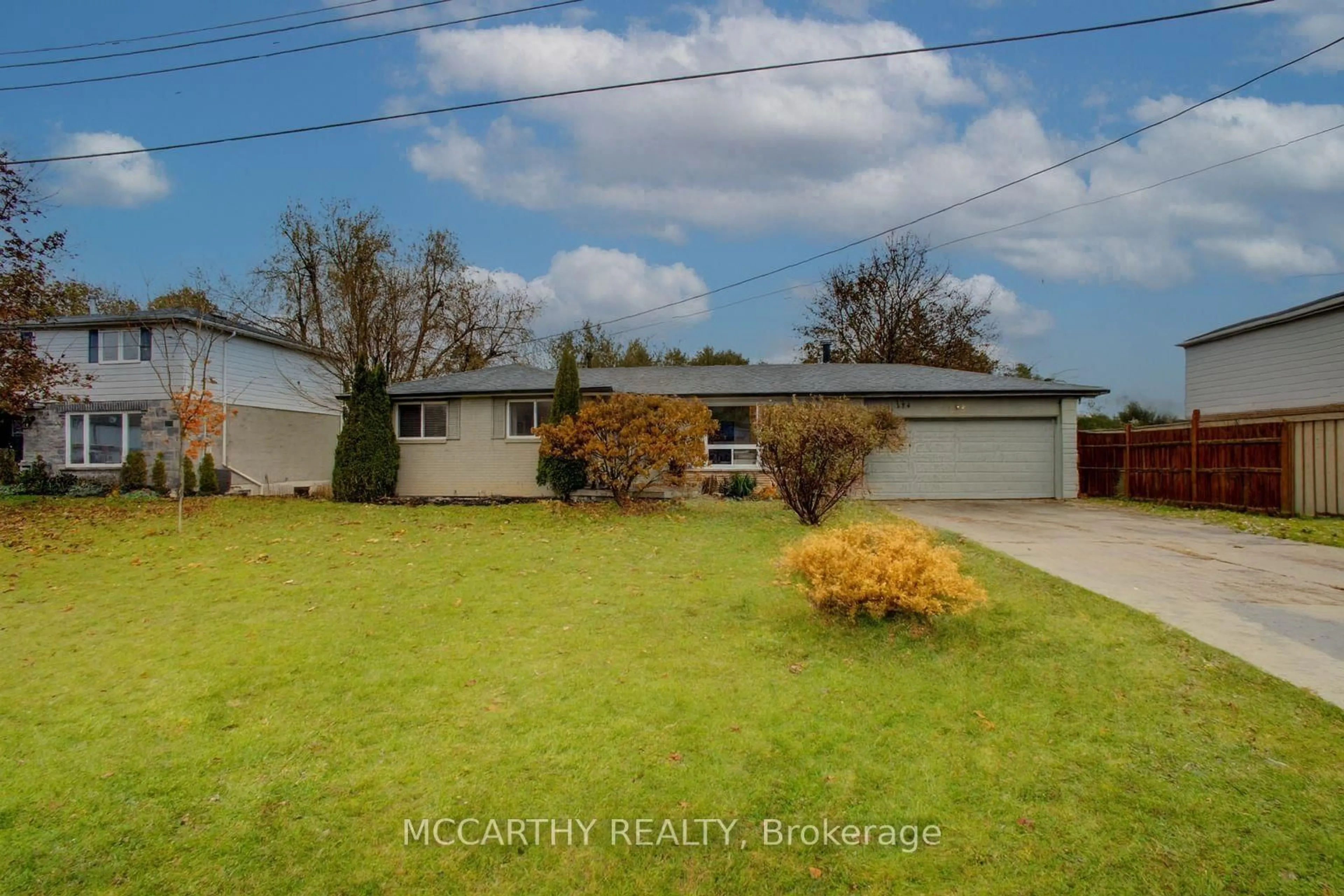 A pic from outside/outdoor area/front of a property/back of a property/a pic from drone, unknown for 124 Muriel St, Shelburne Ontario L9V 2W5