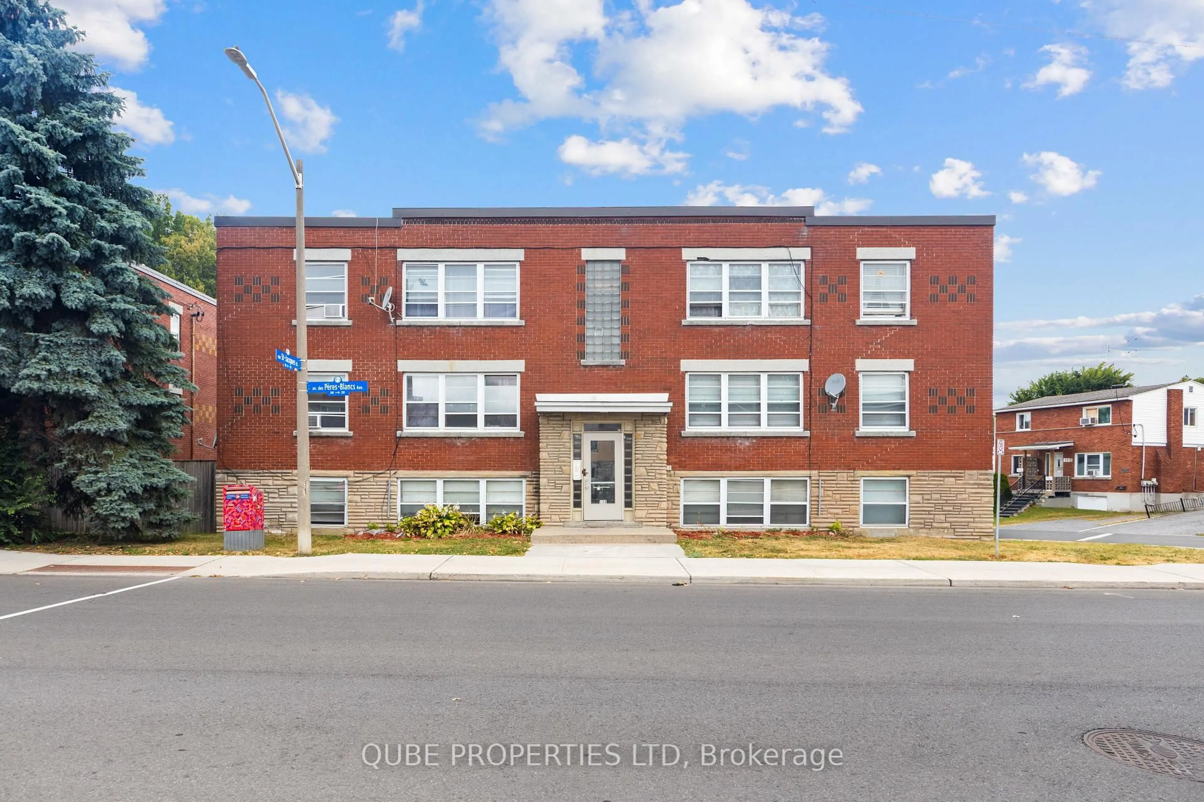 Unknown for 235 Des Peres Blancs Ave, Ottawa Ontario K1L 7L9