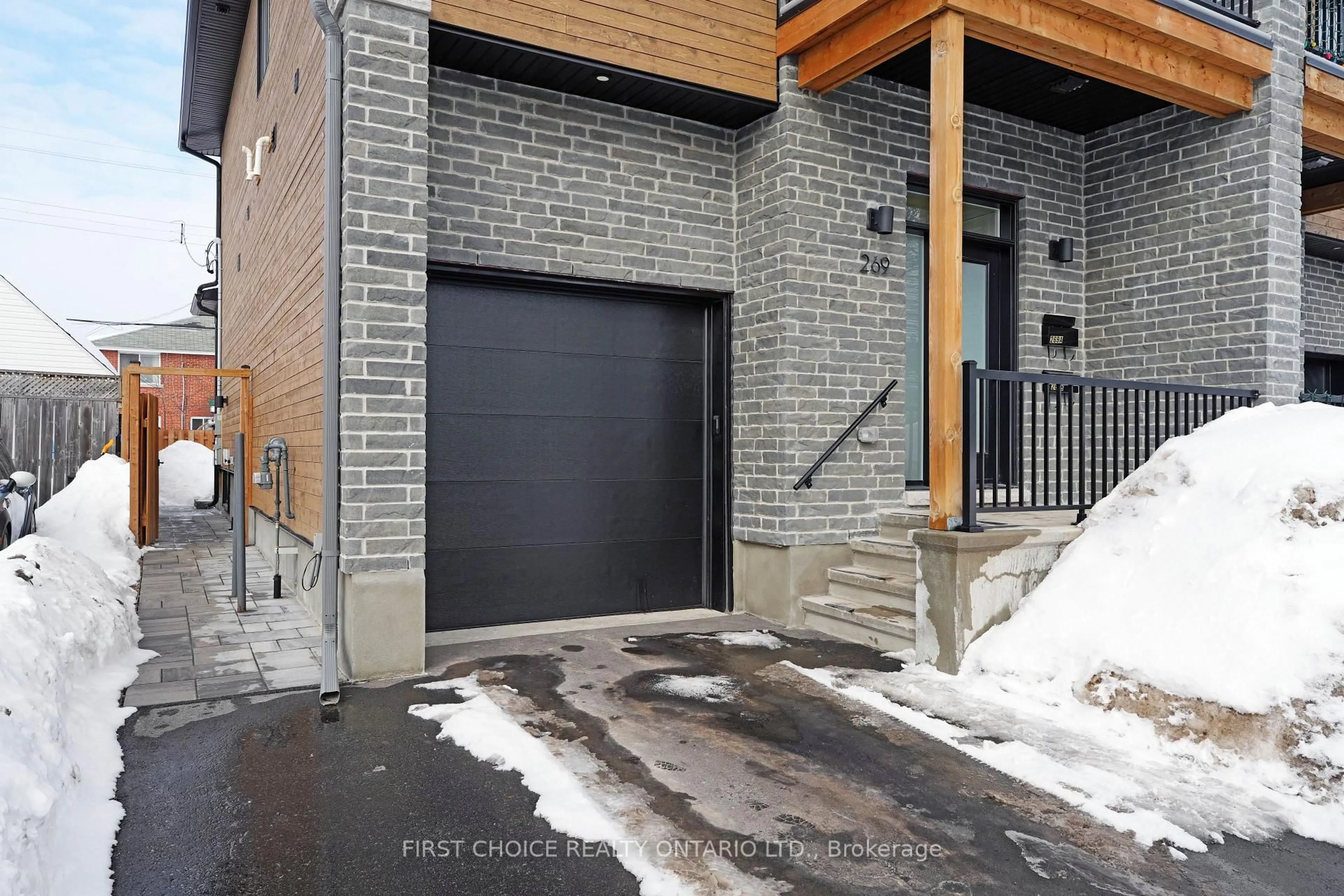 Unknown for 269 Queen Mary St, Ottawa Ontario K1K 1X1