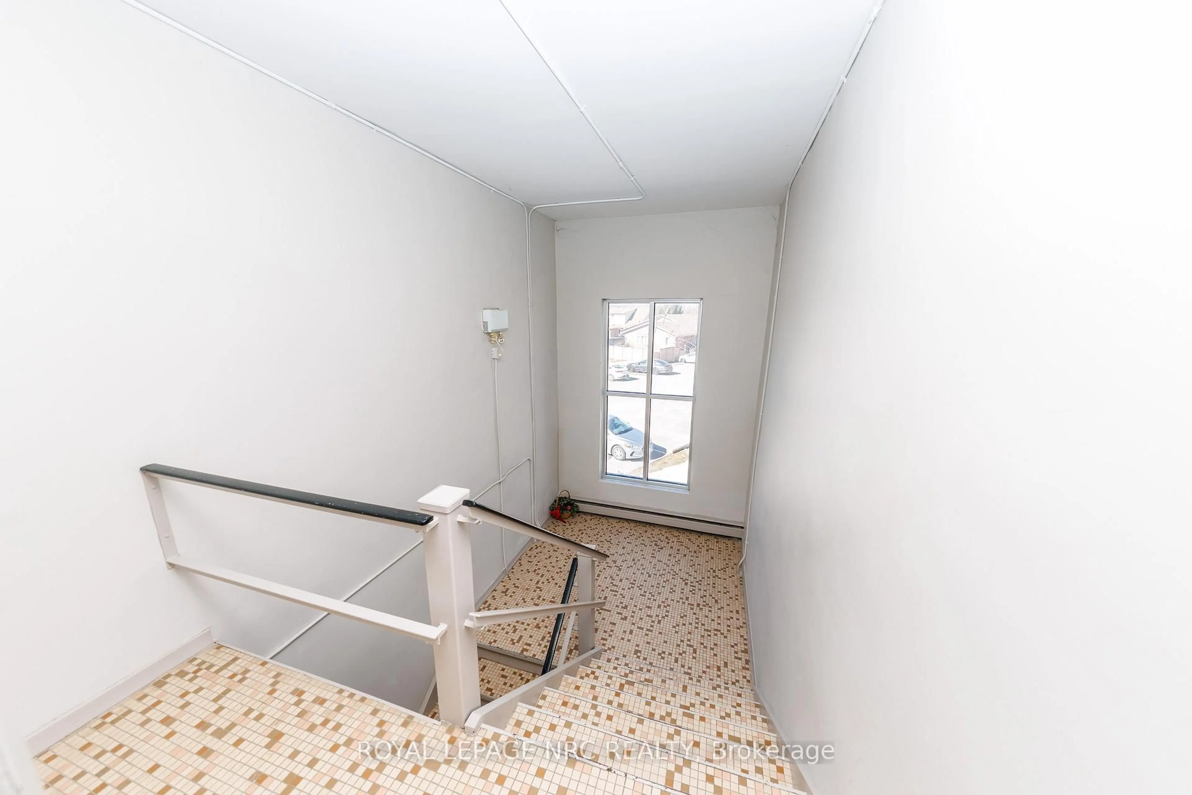 Unknown for 452 Carlton St #36, St. Catharines Ontario L2M 4X1