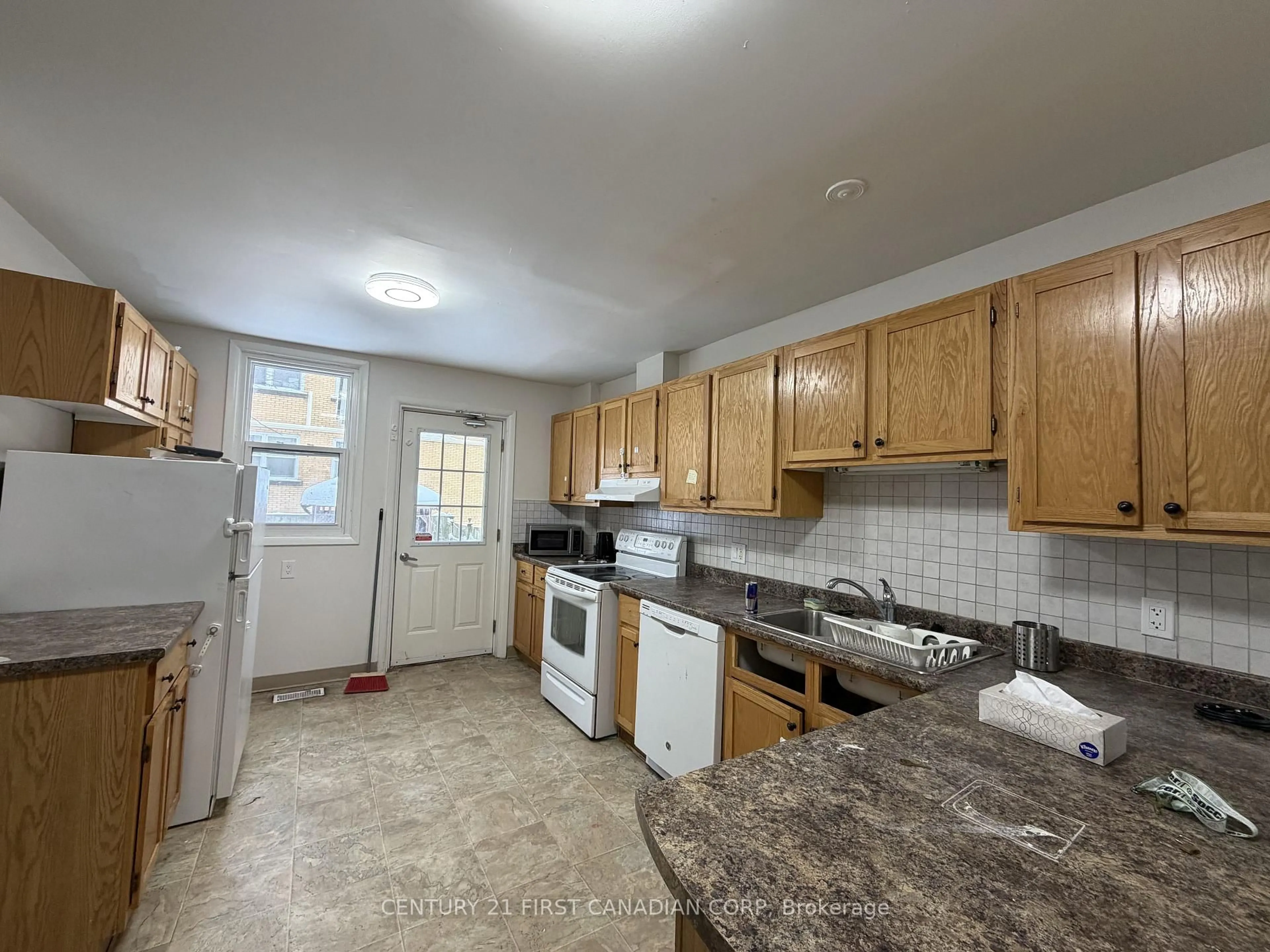 Standard kitchen, unknown for 14 Craig St, London South Ontario N6C 1E8