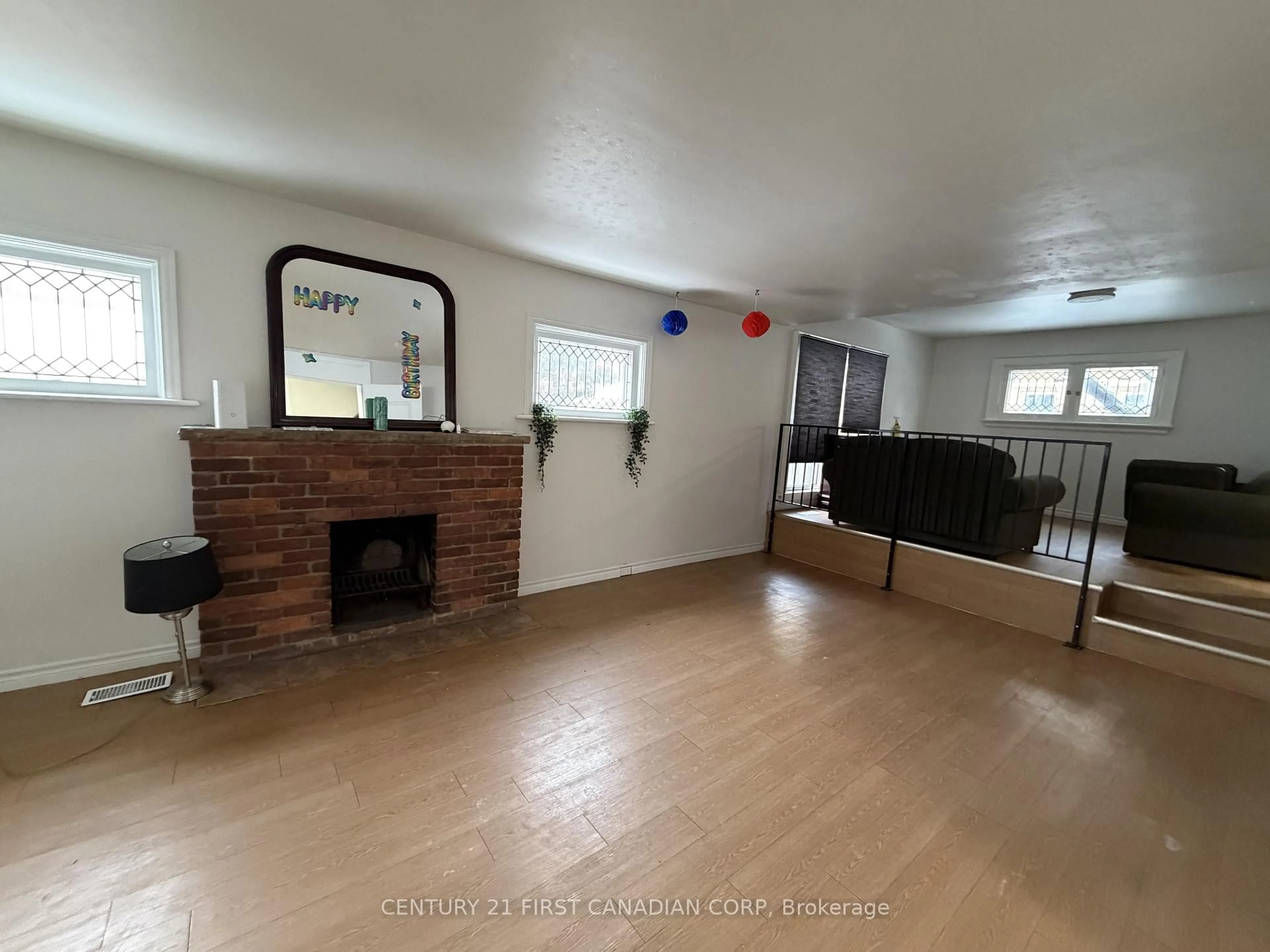 A pic of a room for 14 Craig St, London South Ontario N6C 1E8