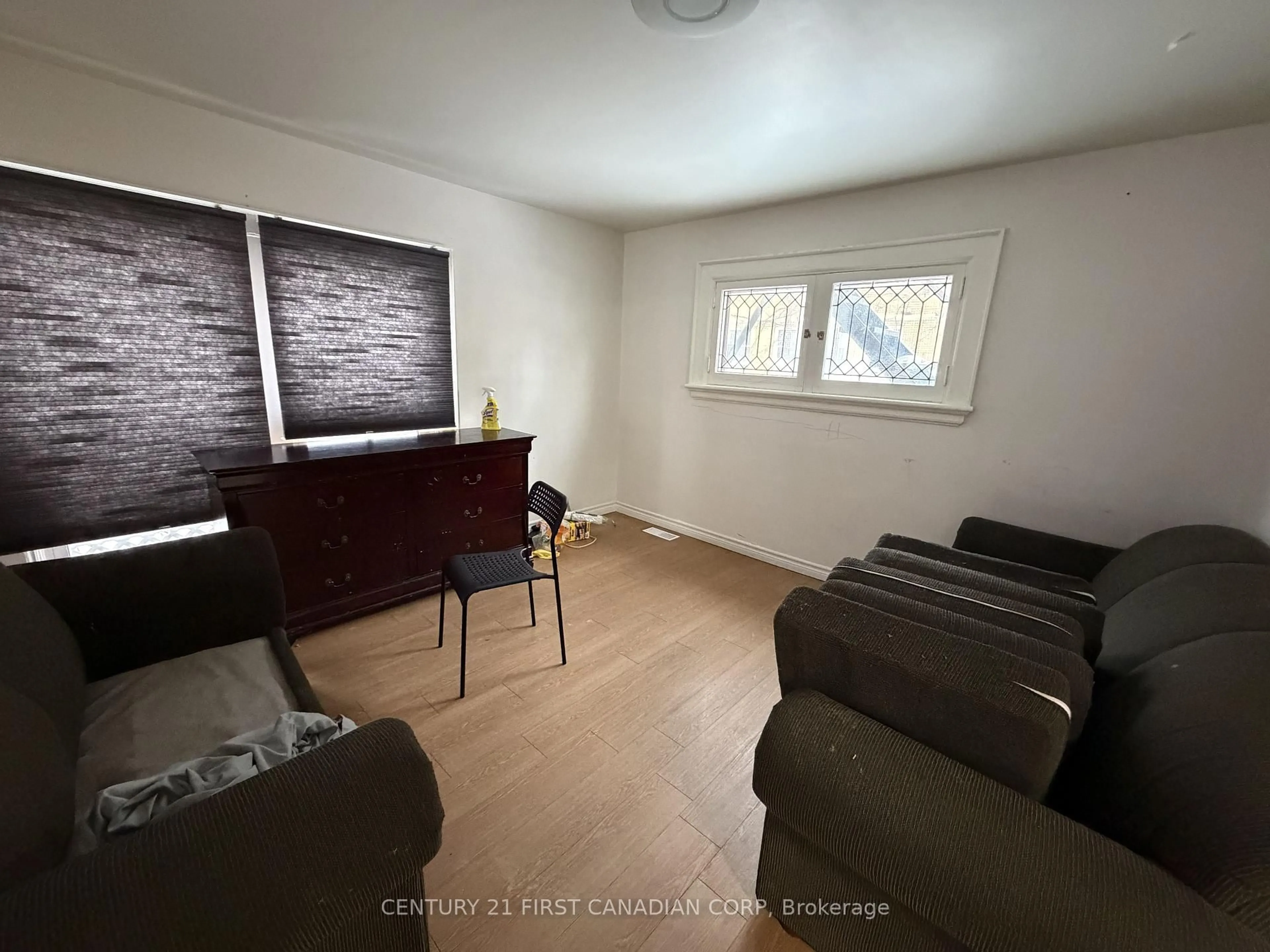 A pic of a room for 14 Craig St, London South Ontario N6C 1E8
