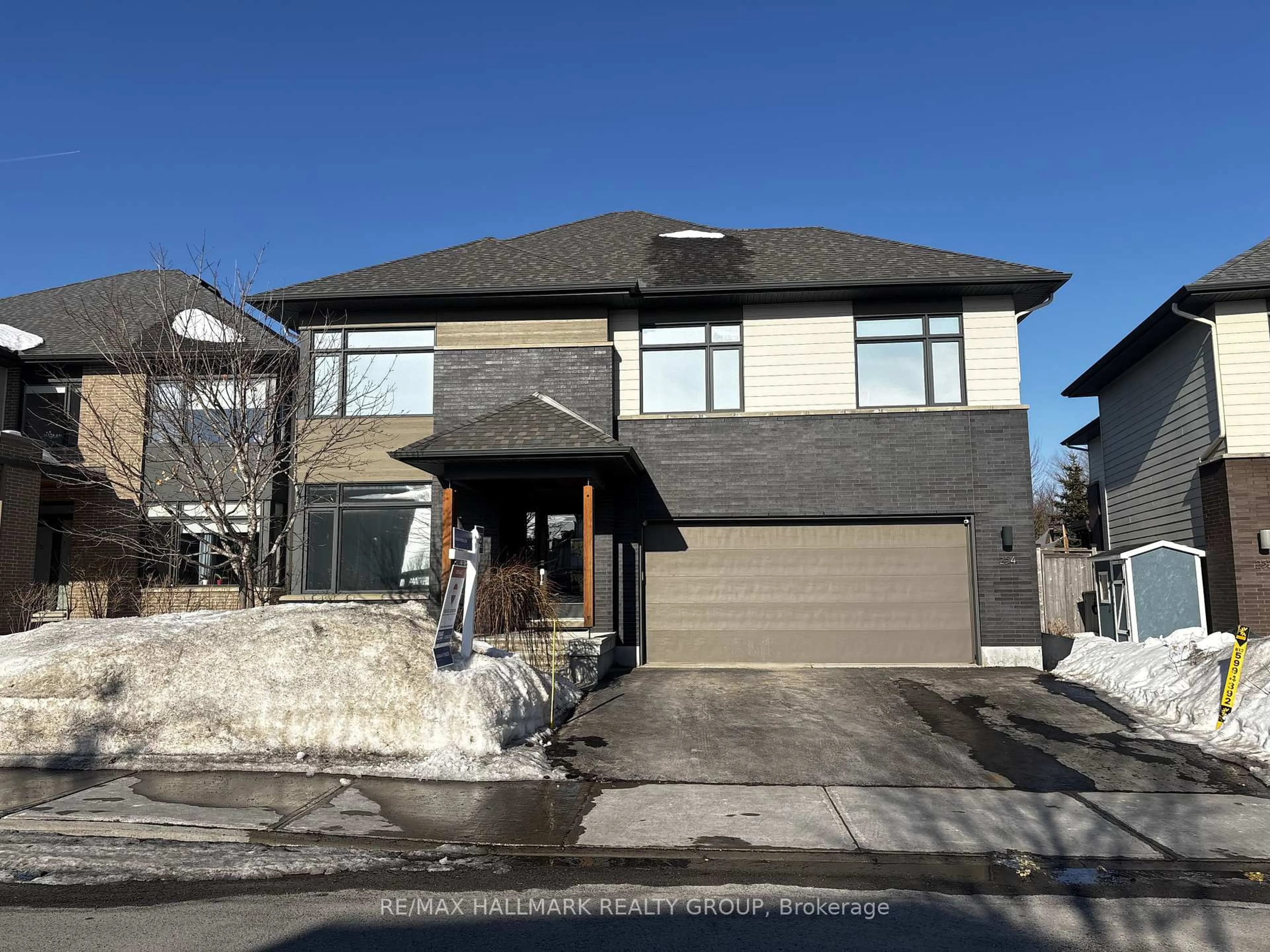 Home with brick exterior material, street for 254 Sunnyridge Cres, Ottawa Ontario K2M 0H3