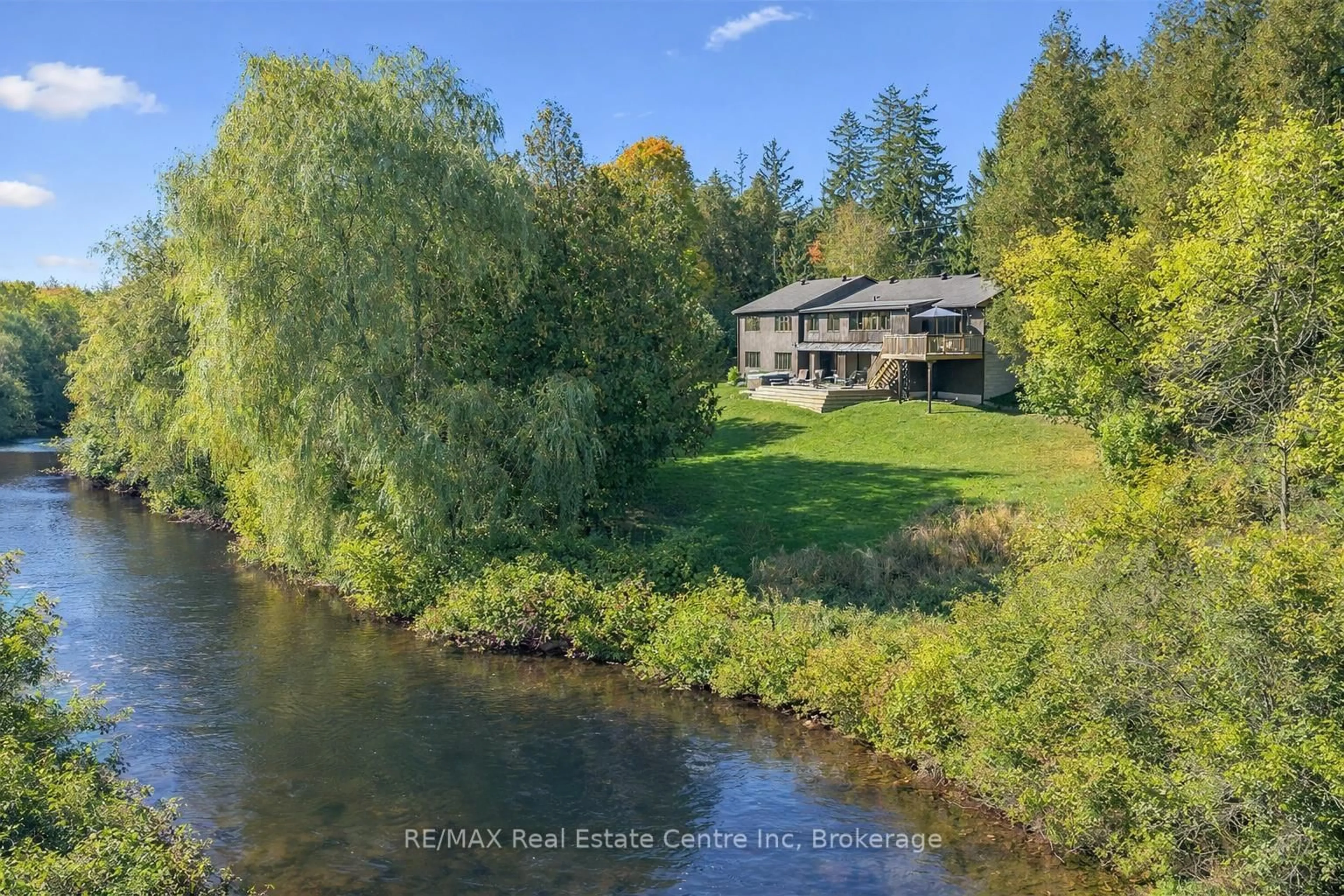 A pic from outside/outdoor area/front of a property/back of a property/a pic from drone, water/lake/river/ocean view for 185 BARDEN St, Guelph/Eramosa Ontario N0B 1P0