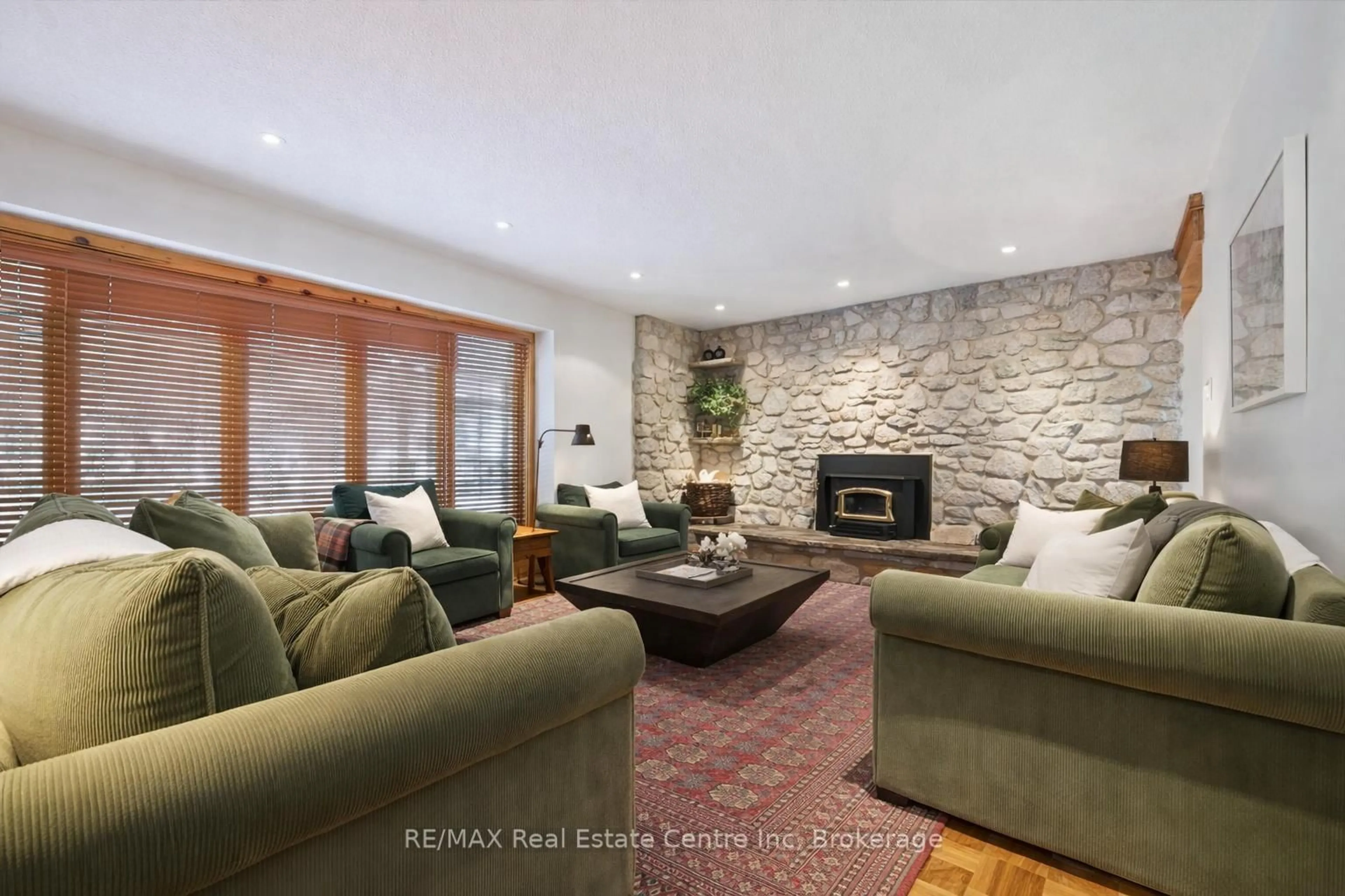 Living room with furniture, unknown for 185 BARDEN St, Guelph/Eramosa Ontario N0B 1P0